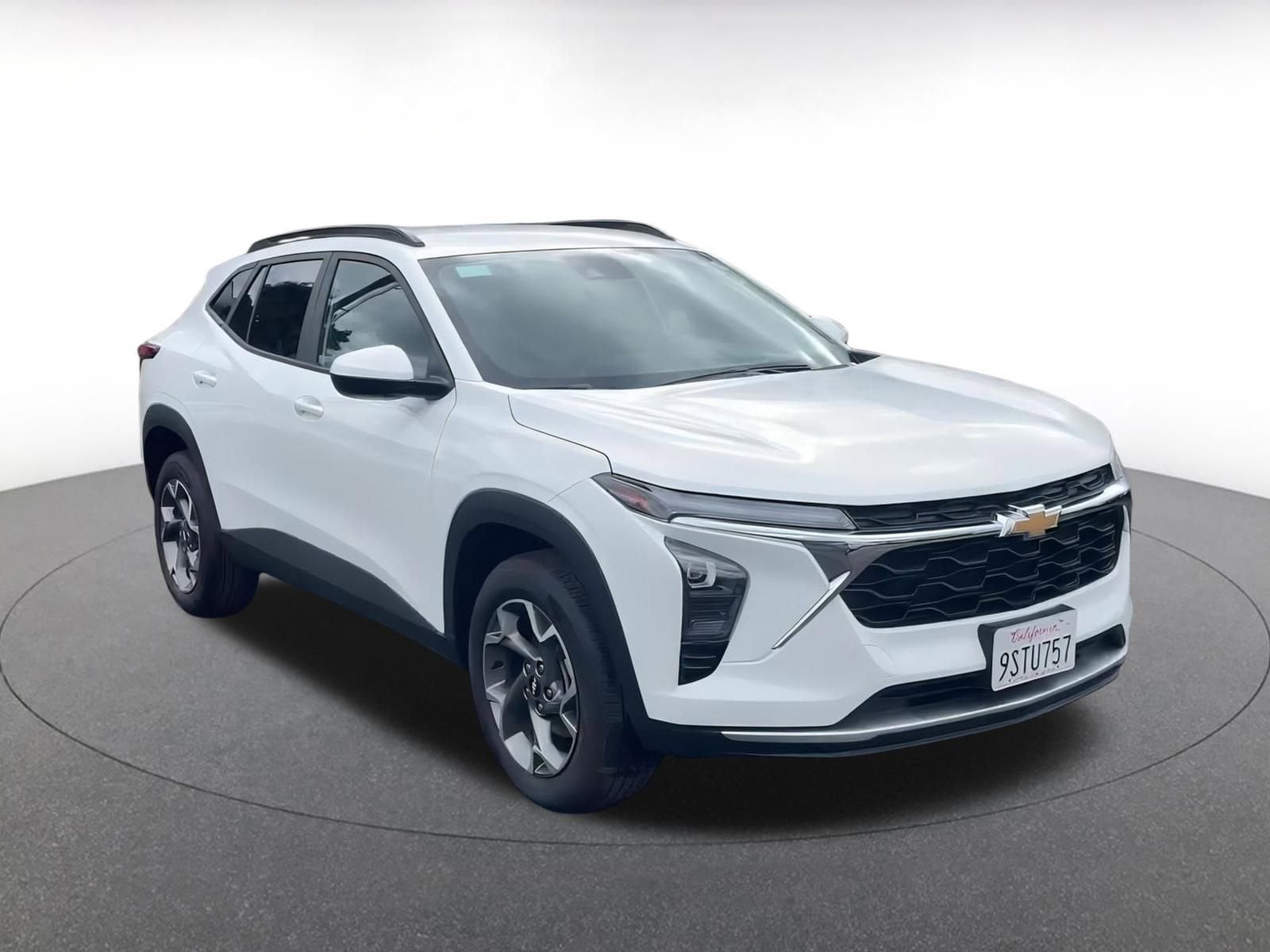Thumbnail: 2025 Chevrolet Trax - 3