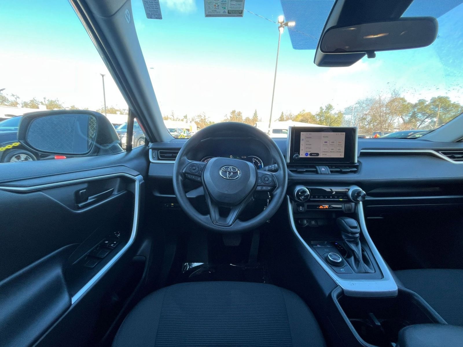 Thumbnail: 2025 Toyota RAV4 - 33