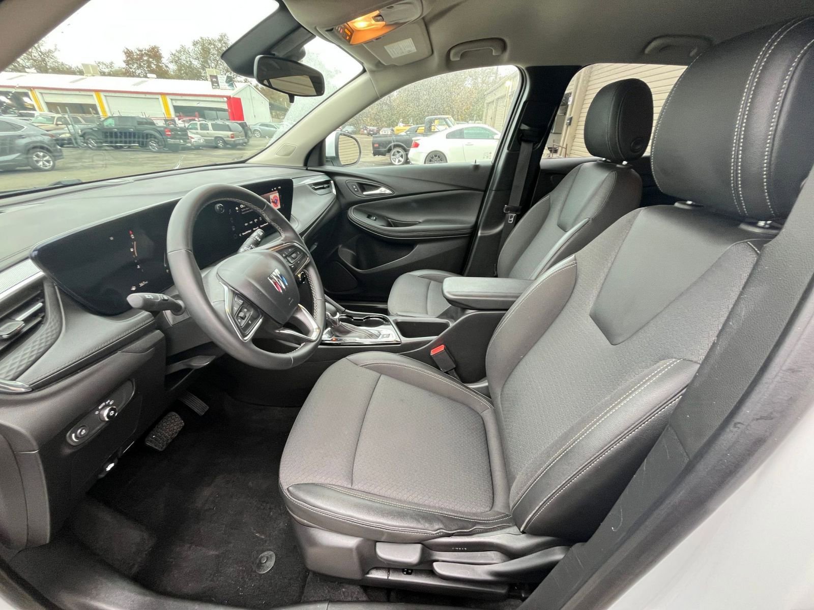 Thumbnail: 2025 Buick Encore GX - 21