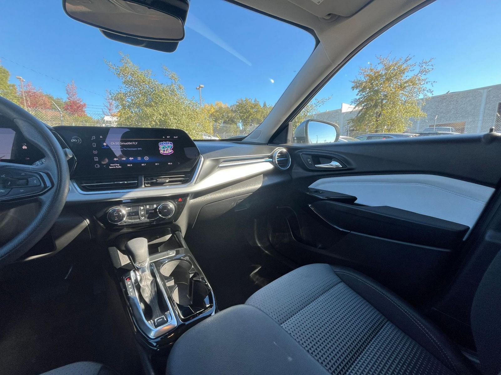 Thumbnail: 2025 Chevrolet Trax - 33