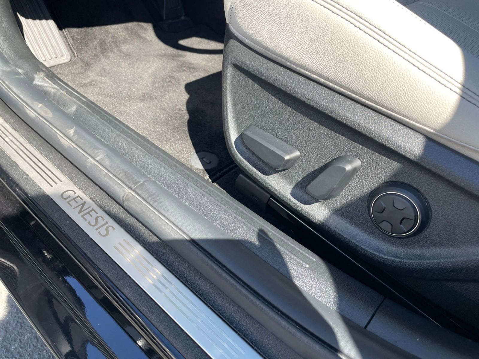 Thumbnail: 2025 Genesis G70 - 23