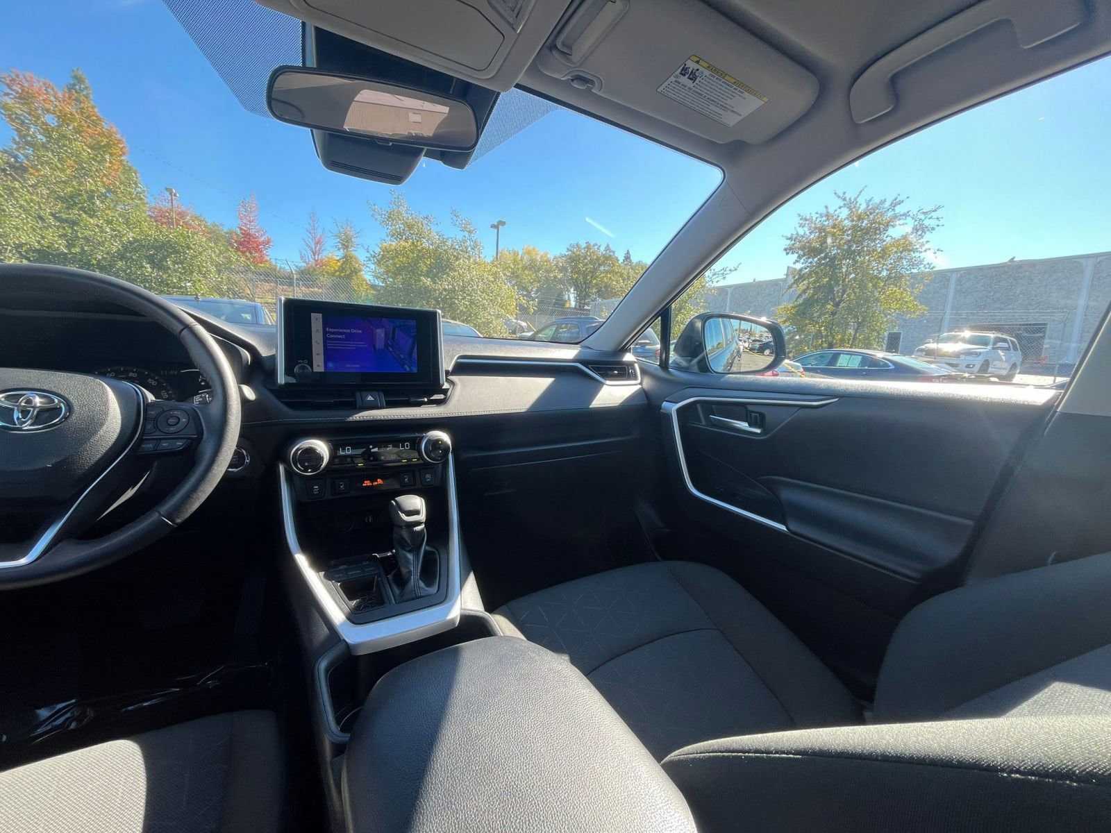 Thumbnail: 2025 Toyota RAV4 - 35