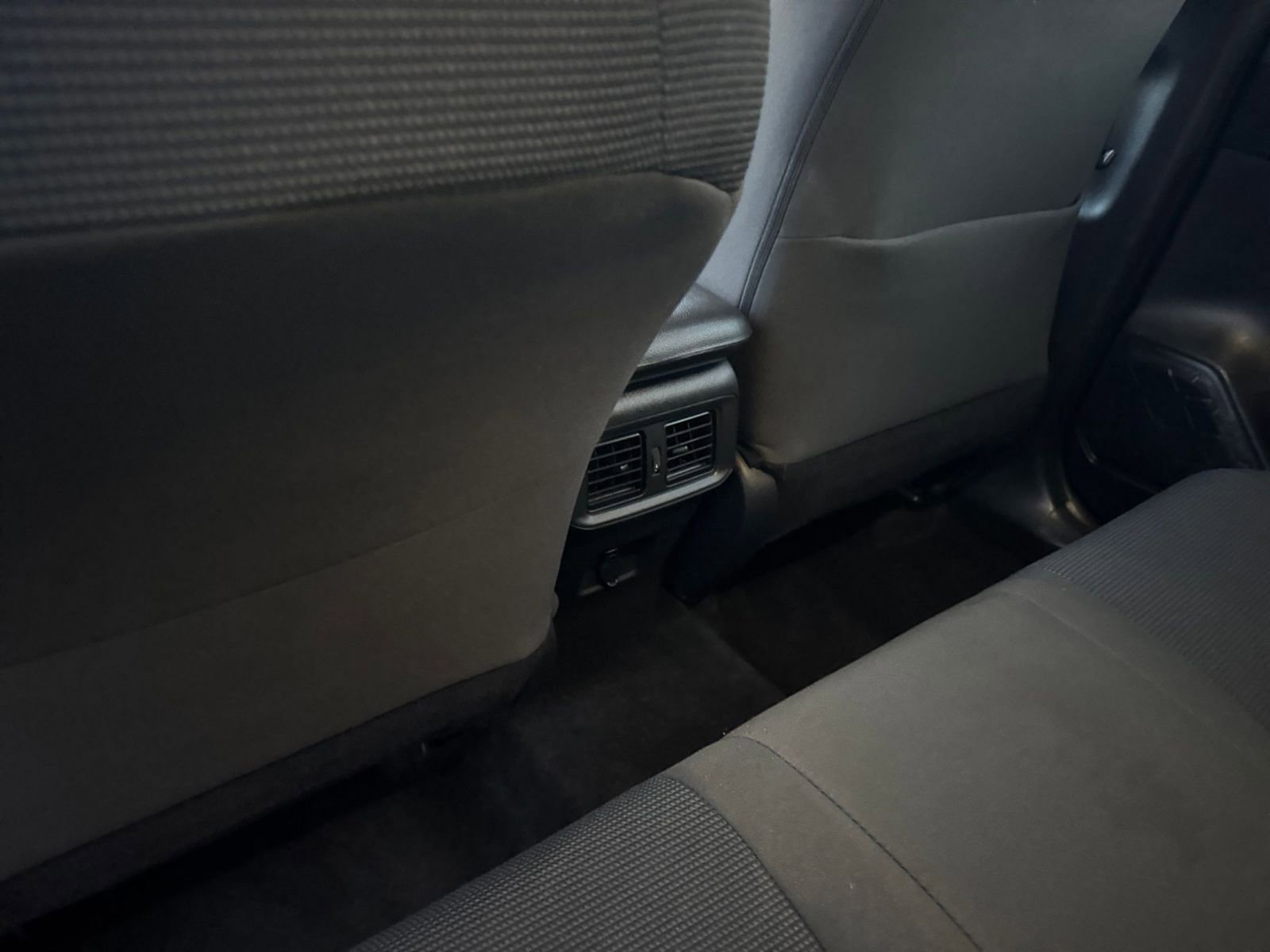 Thumbnail: 2025 Toyota RAV4 - 28