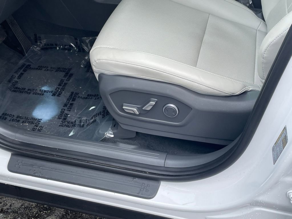 Thumbnail: 2025 Hyundai Santa Fe - 32