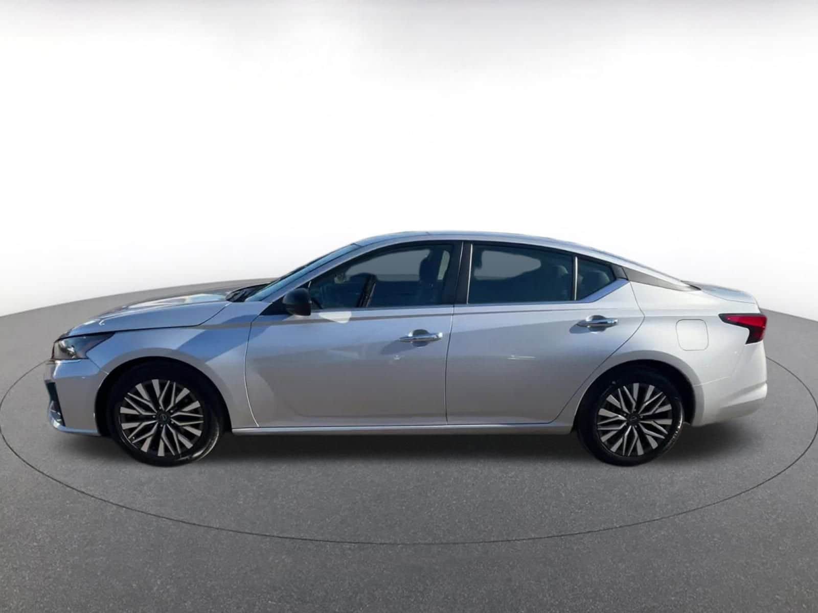 Thumbnail: 2024 Nissan Altima - 9