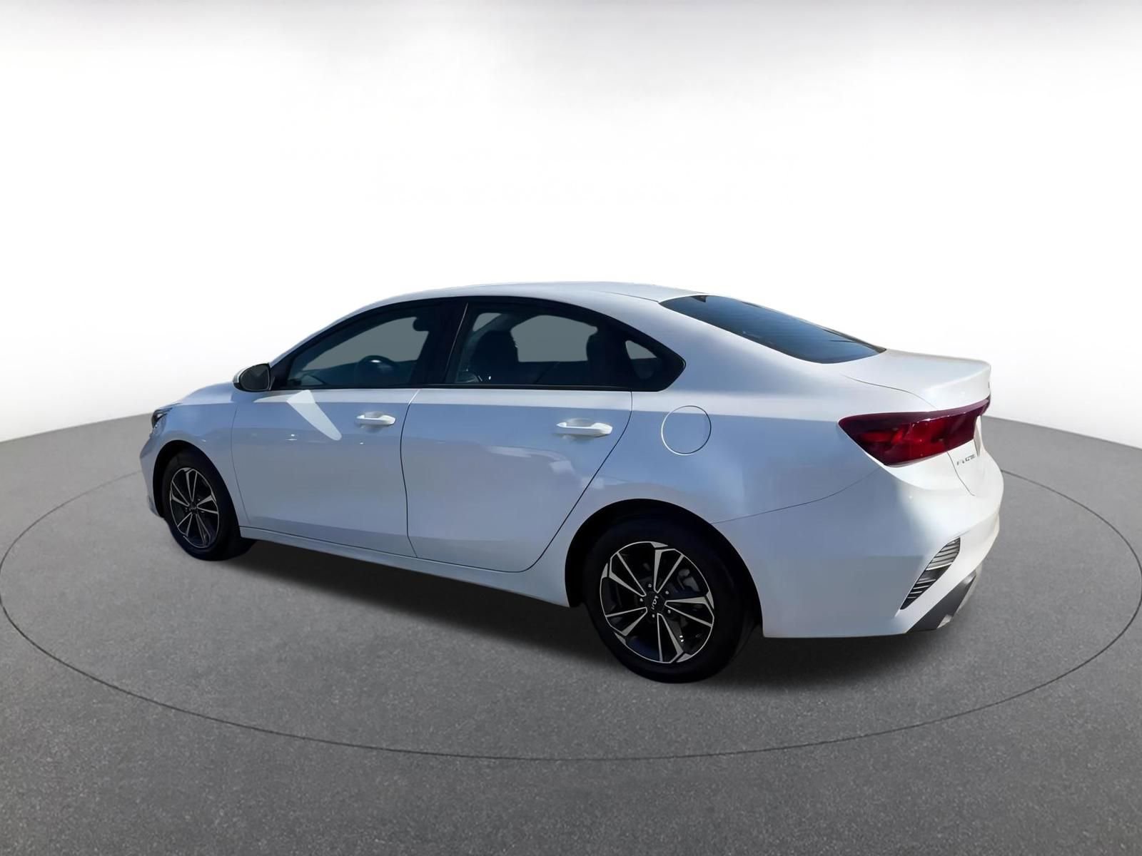 Thumbnail: 2024 Kia Forte - 10
