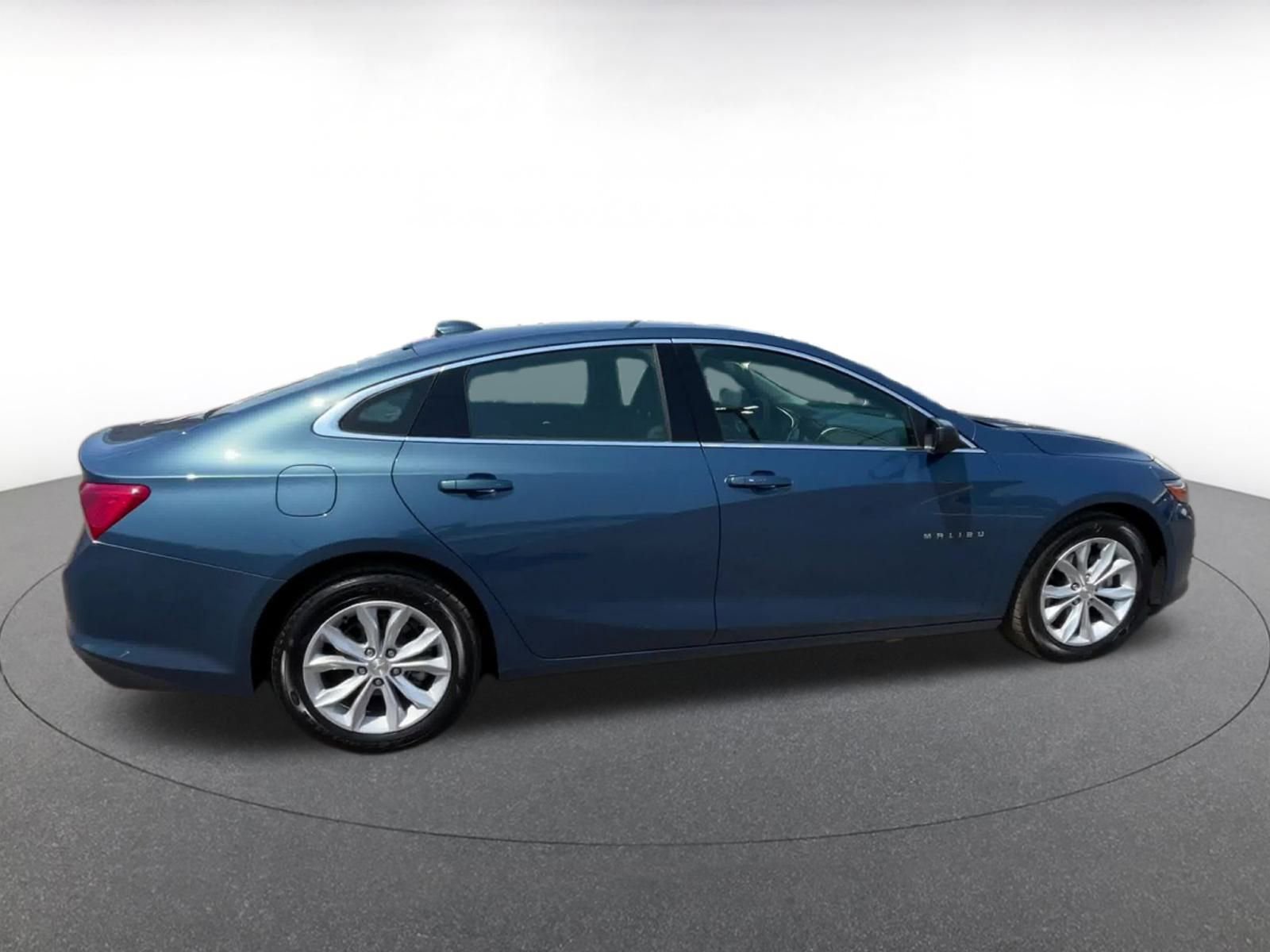 Thumbnail: 2024 Chevrolet Malibu - 16