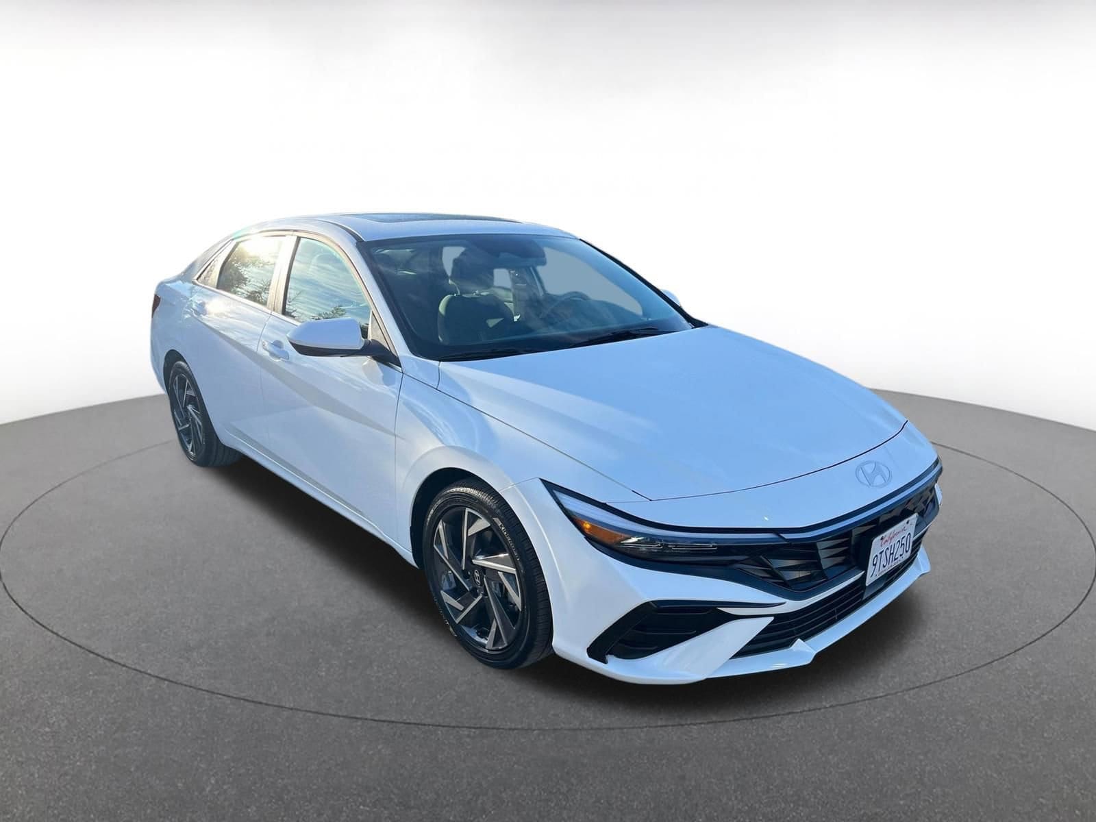 Thumbnail: 2025 Hyundai Elantra - 1