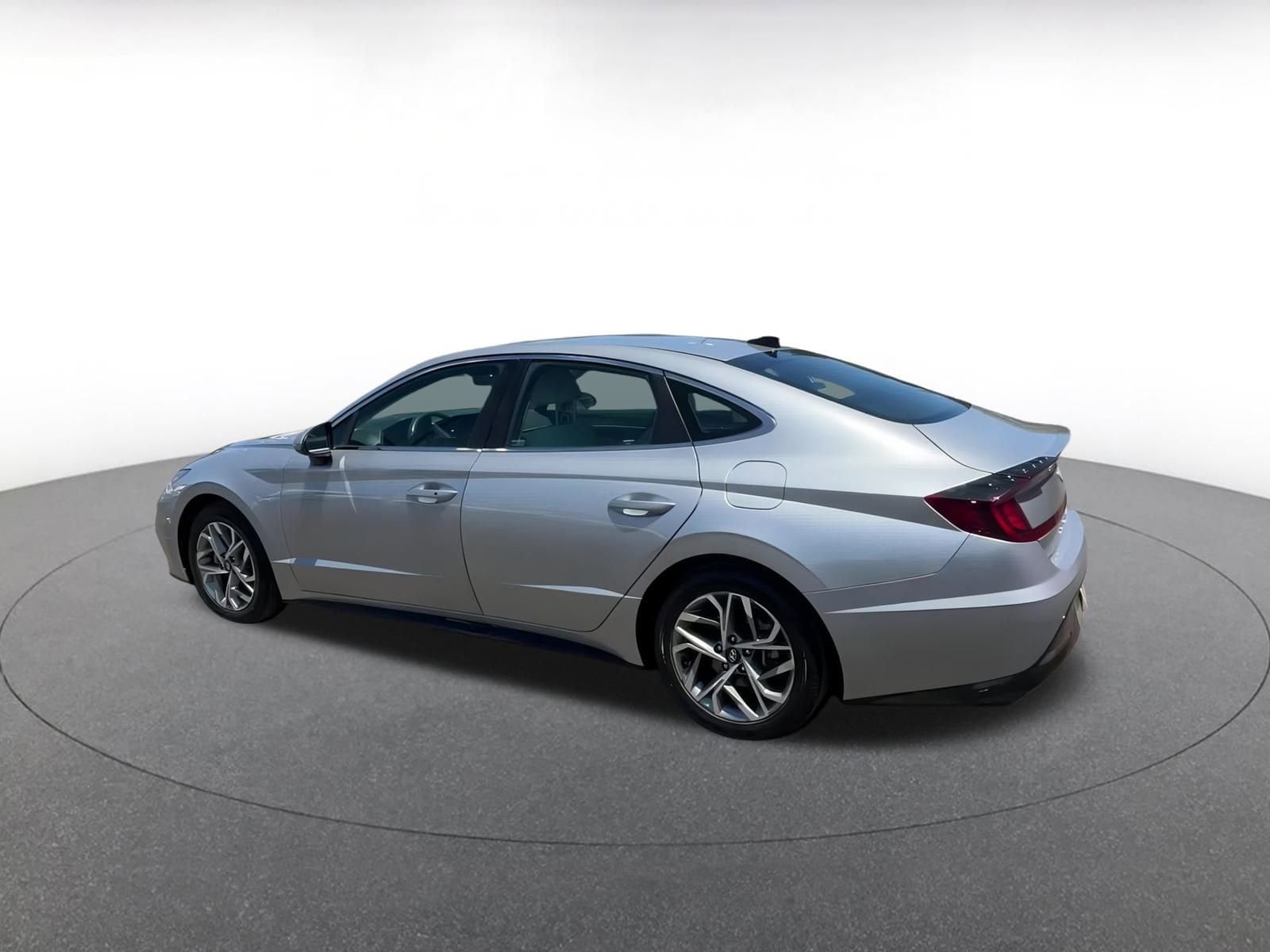 Thumbnail: 2023 Hyundai Sonata - 11