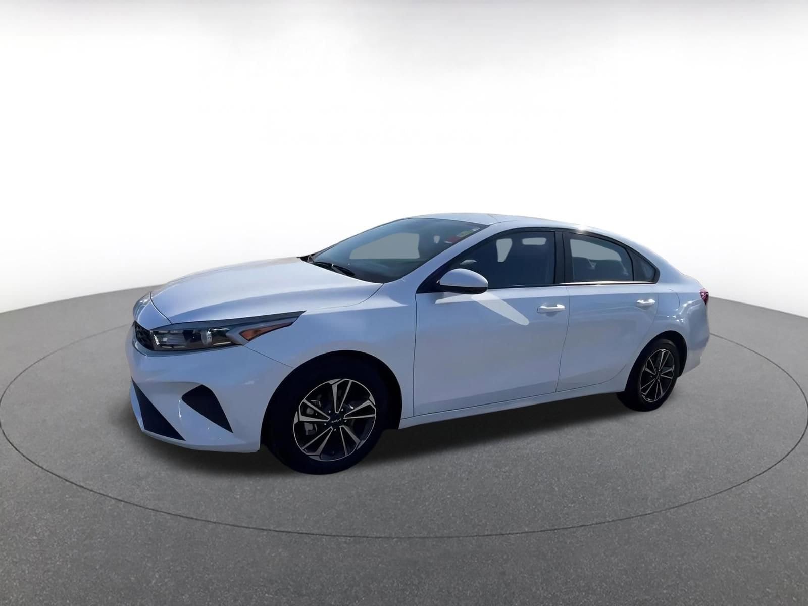 Thumbnail: 2024 Kia Forte - 7