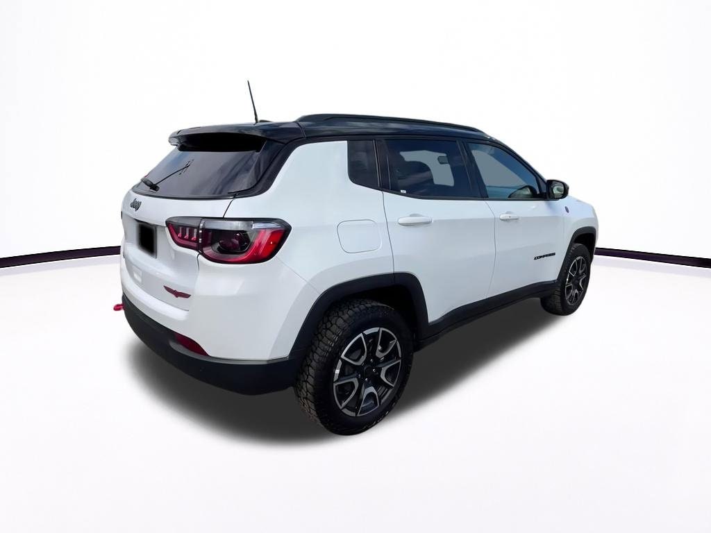 Thumbnail: 2025 Jeep Compass - 15