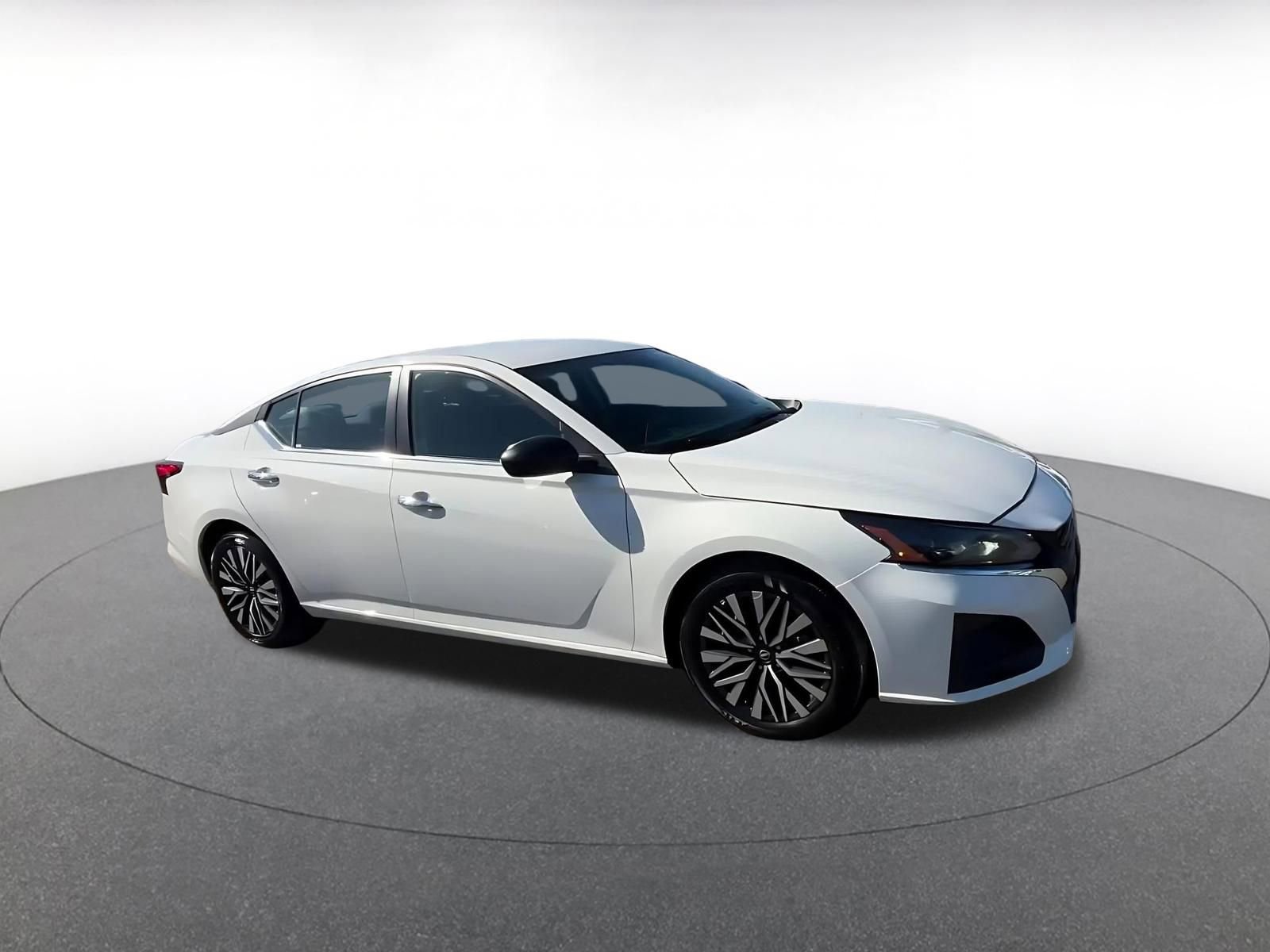 Thumbnail: 2025 Nissan Altima - 2