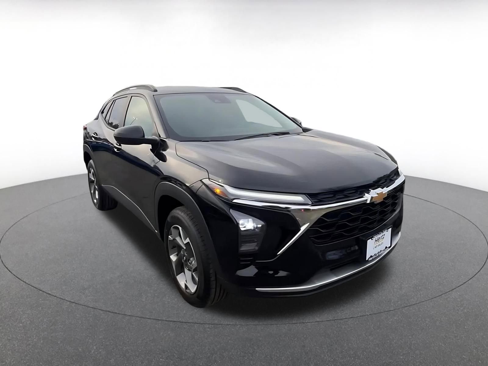 Thumbnail: 2025 Chevrolet Trax - 3