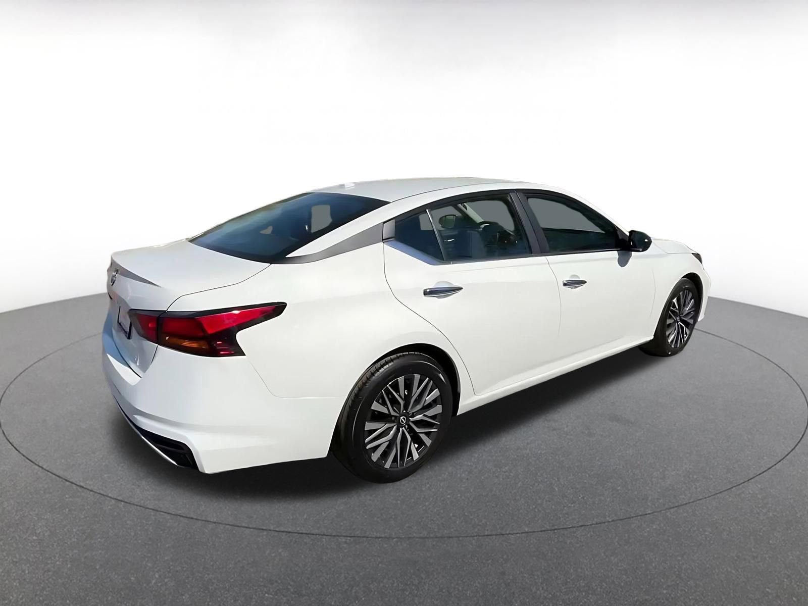 Thumbnail: 2025 Nissan Altima - 14