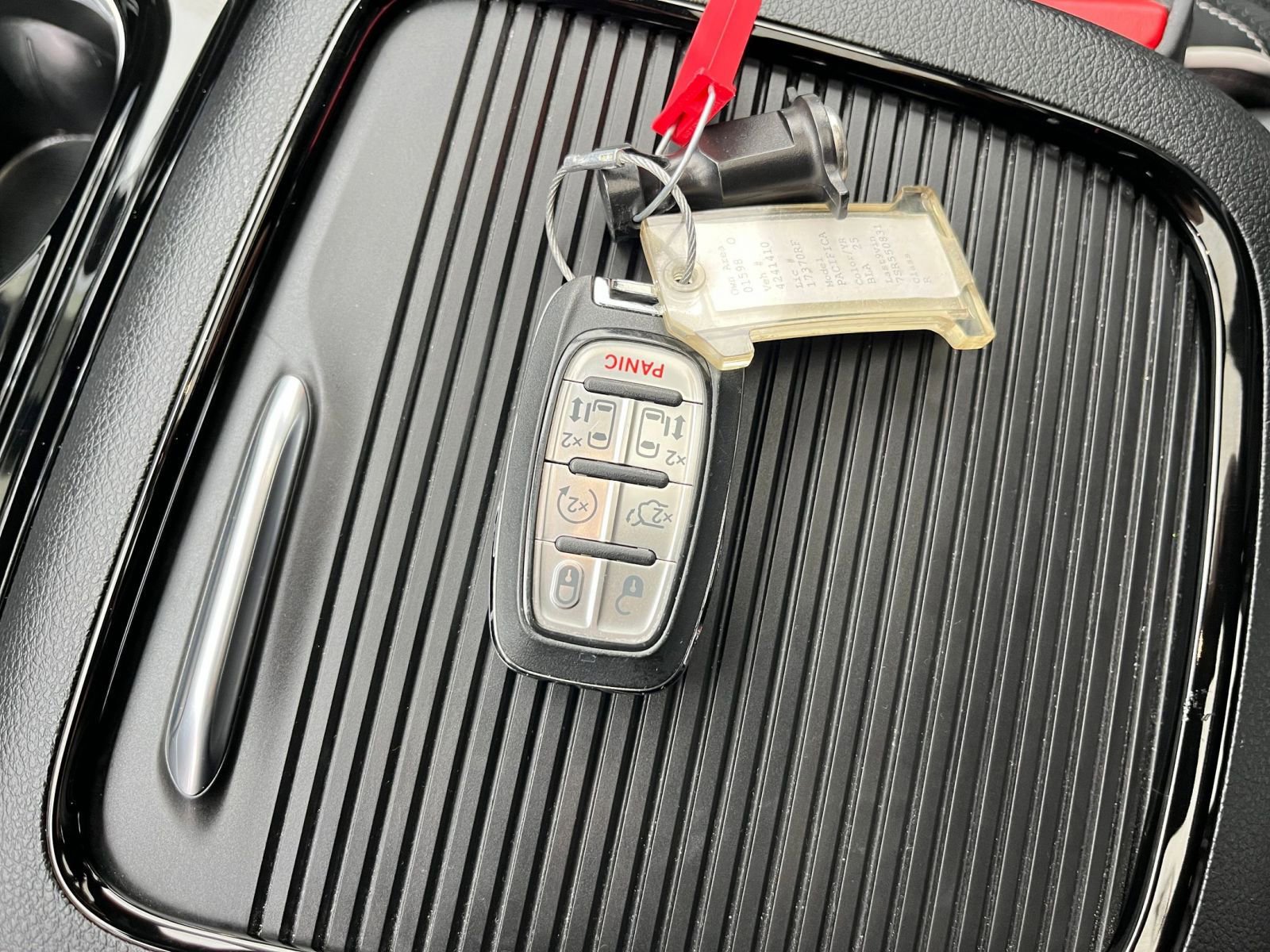 Thumbnail: 2025 Chrysler Pacifica - 22