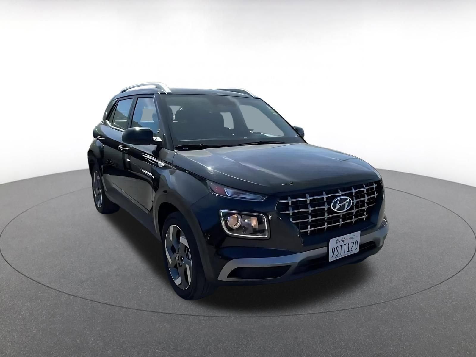 Thumbnail: 2025 Hyundai Venue - 3