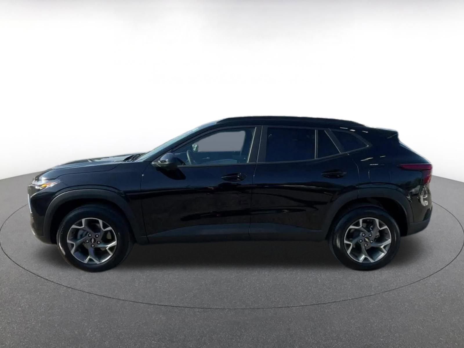Thumbnail: 2025 Chevrolet Trax - 9