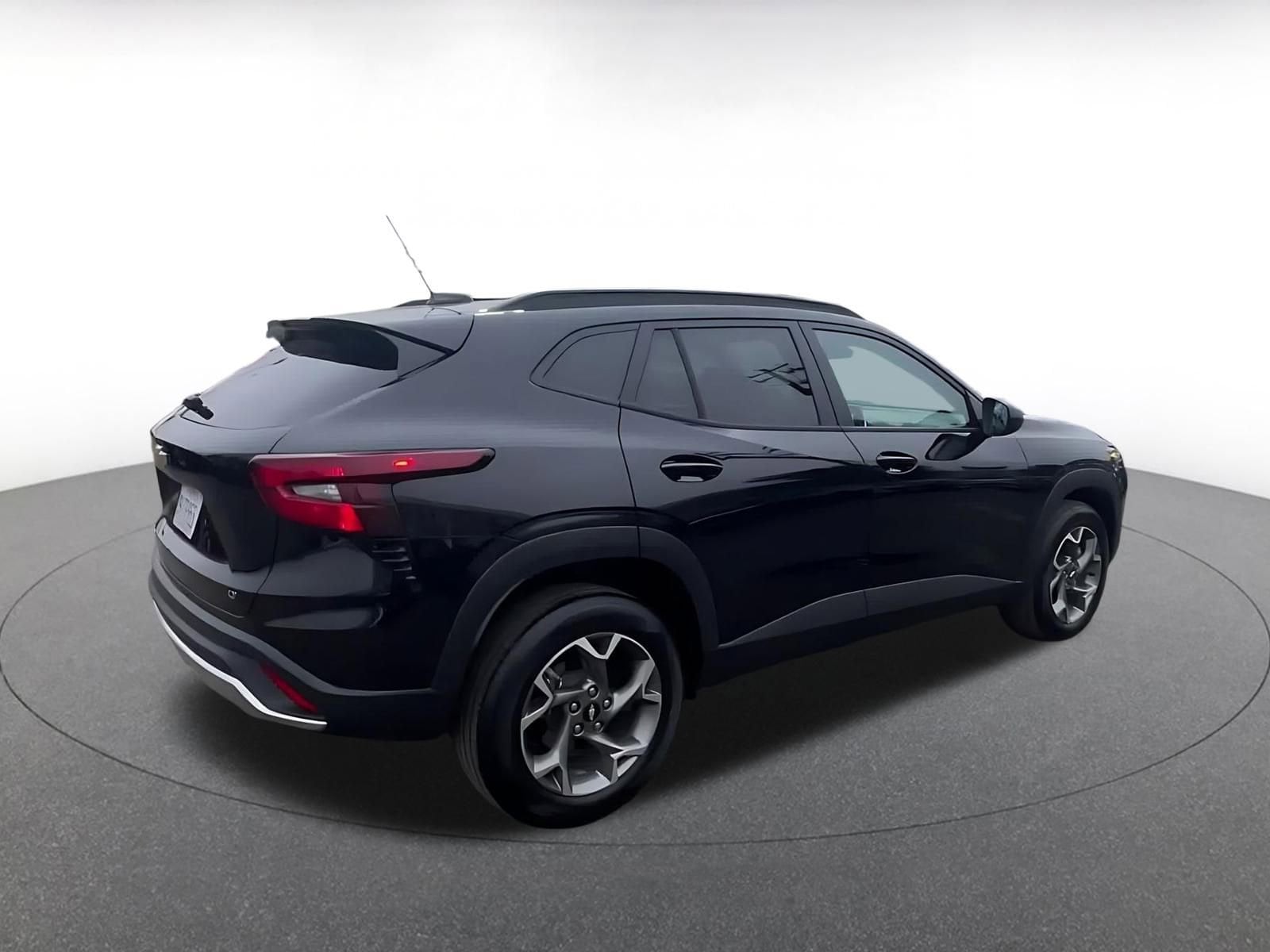 Thumbnail: 2025 Chevrolet Trax - 15