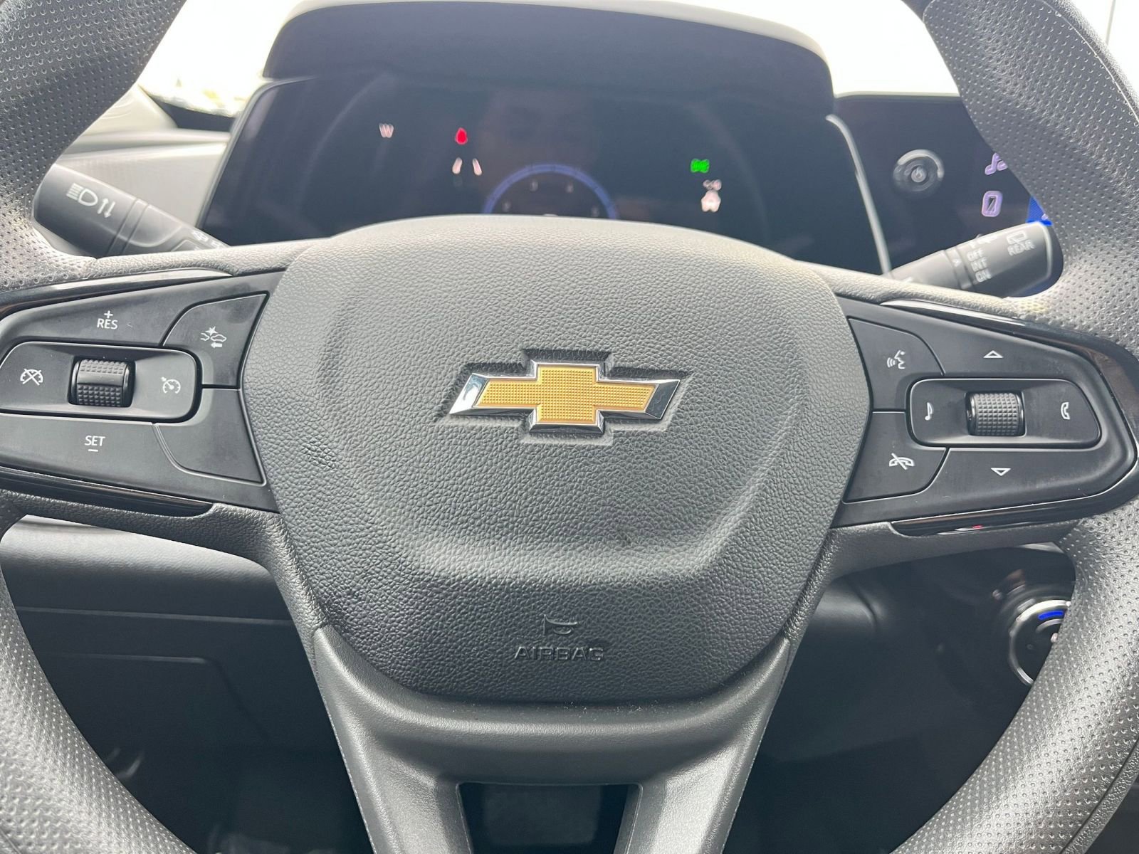 Thumbnail: 2025 Chevrolet Trax - 25