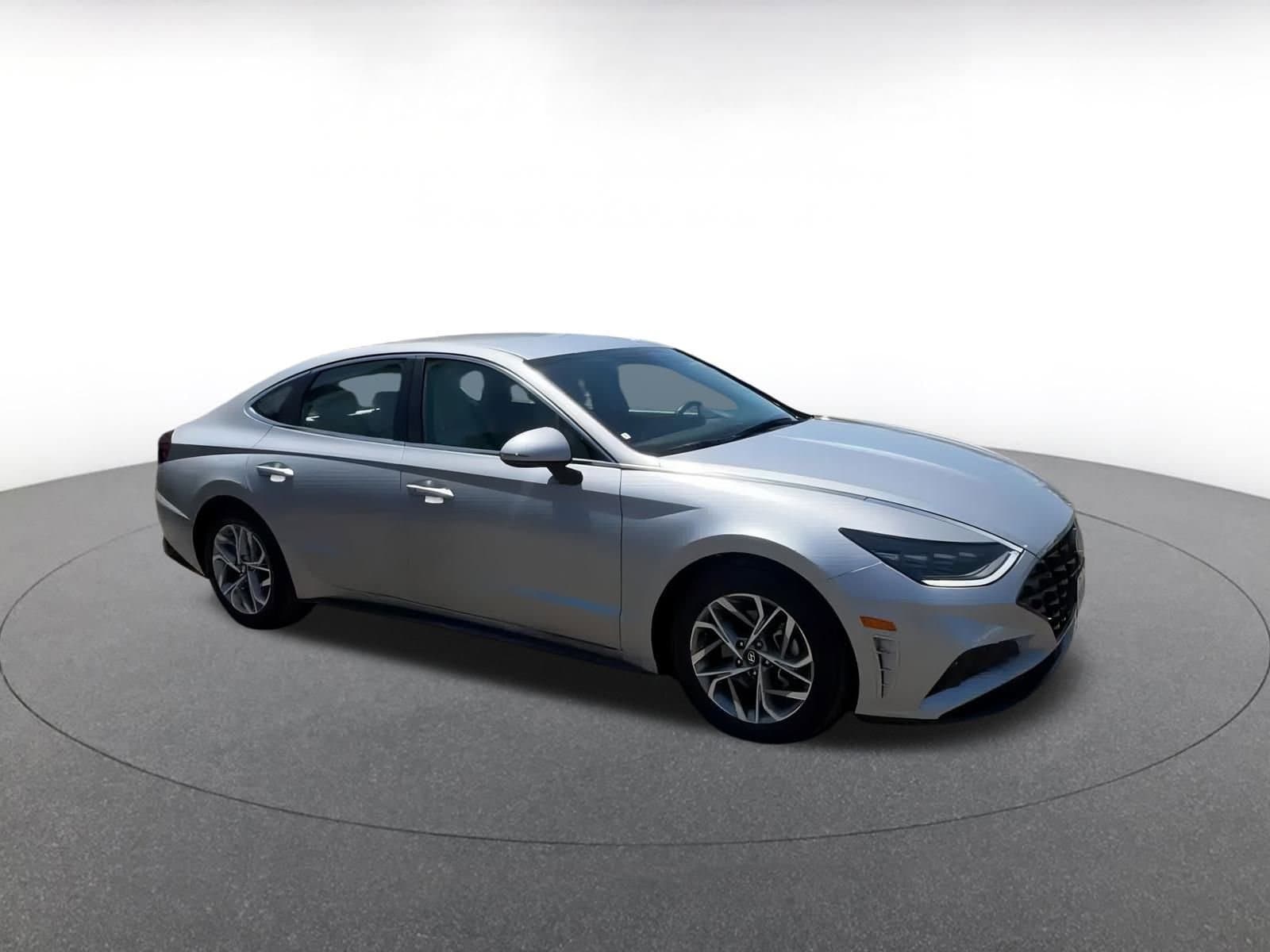 Thumbnail: 2023 Hyundai Sonata - 2