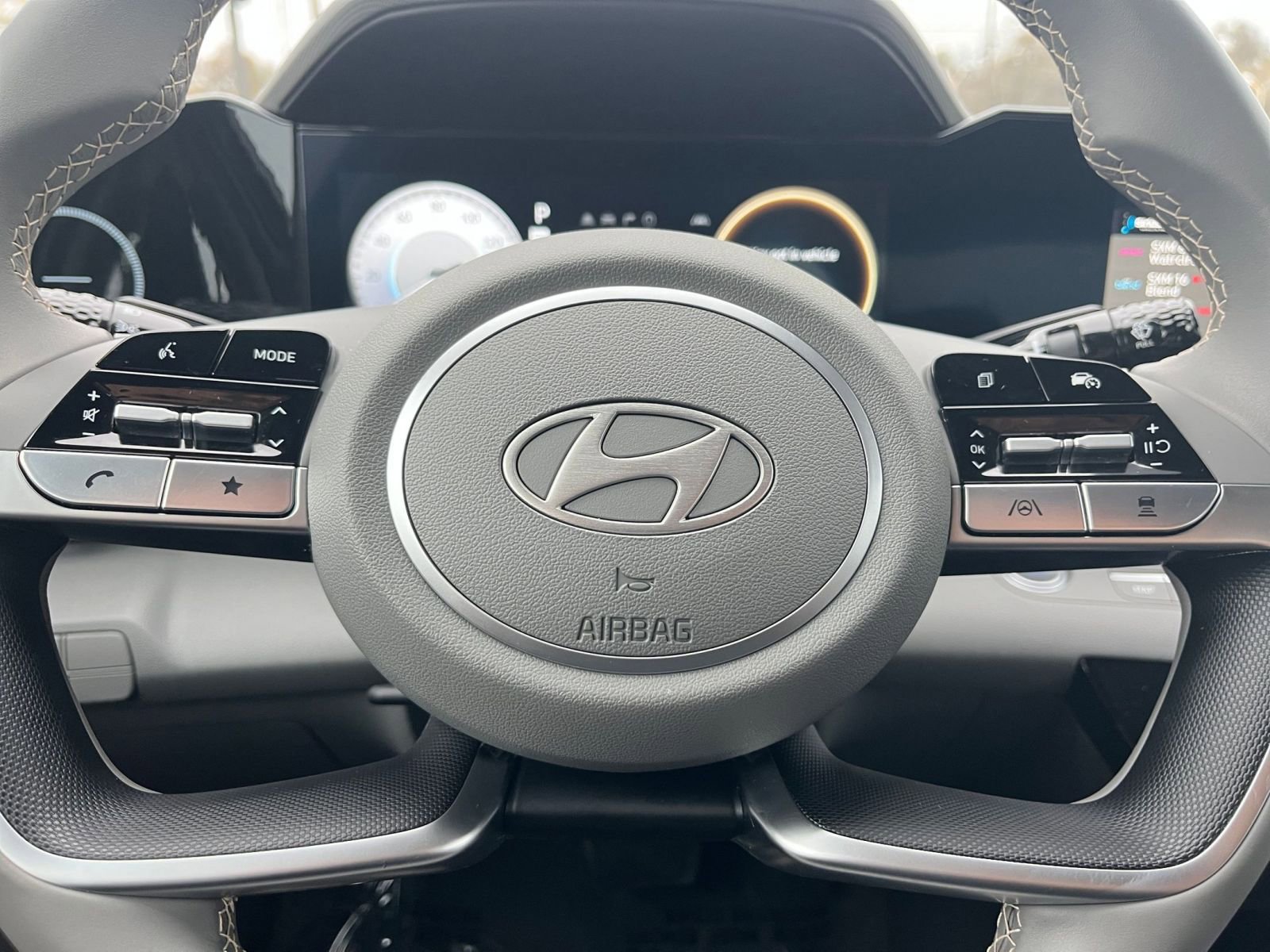 Thumbnail: 2025 Hyundai Elantra - 25