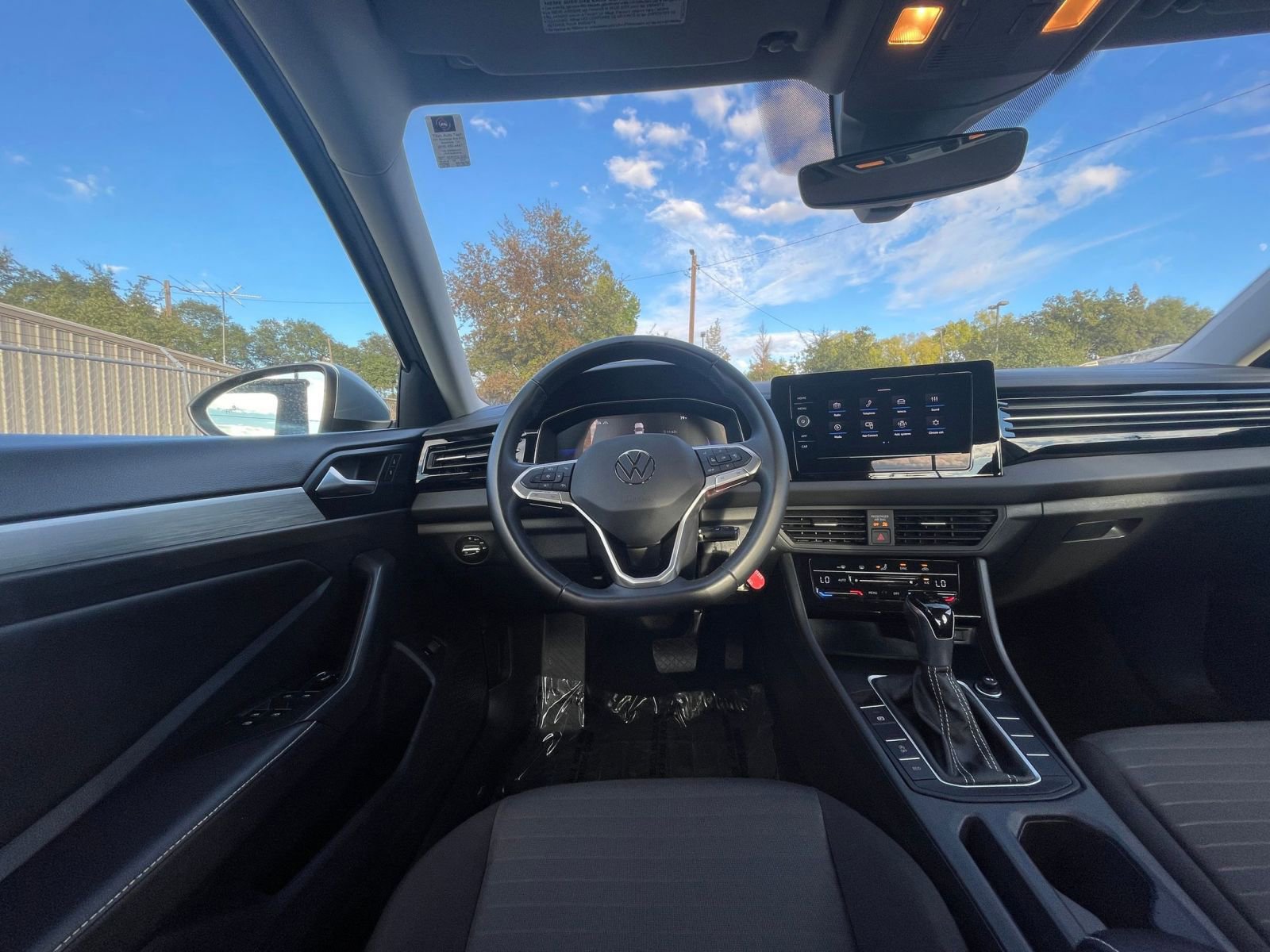 Thumbnail: 2025 Volkswagen Jetta - 32