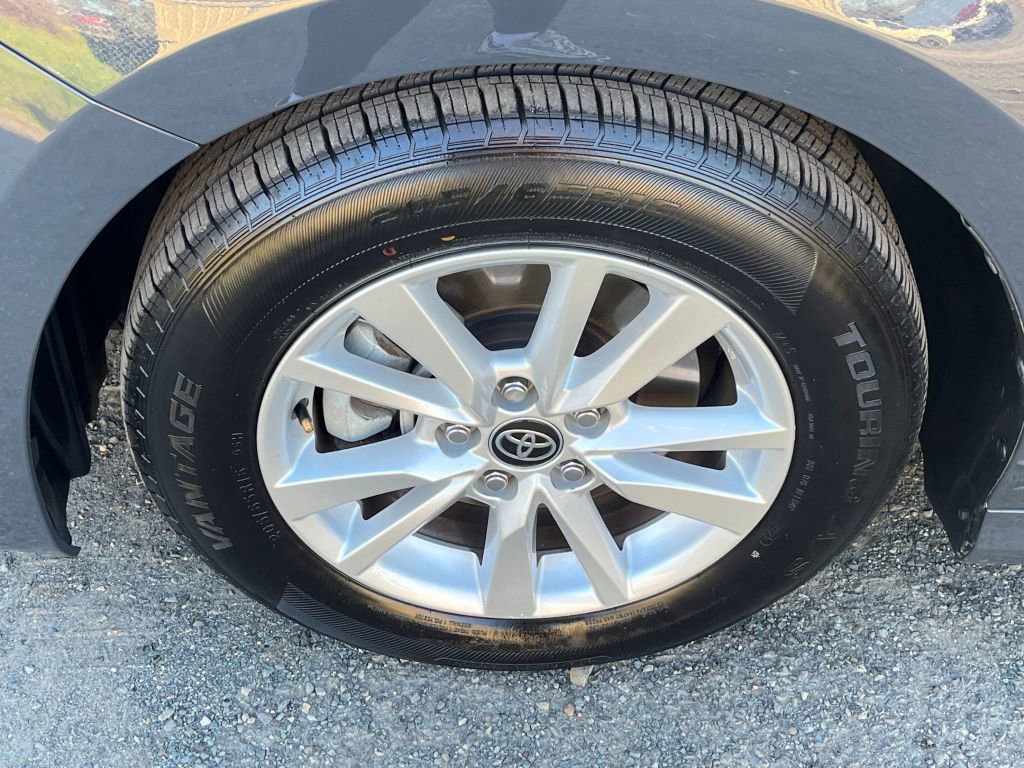 Thumbnail: 2025 Toyota Camry - 17