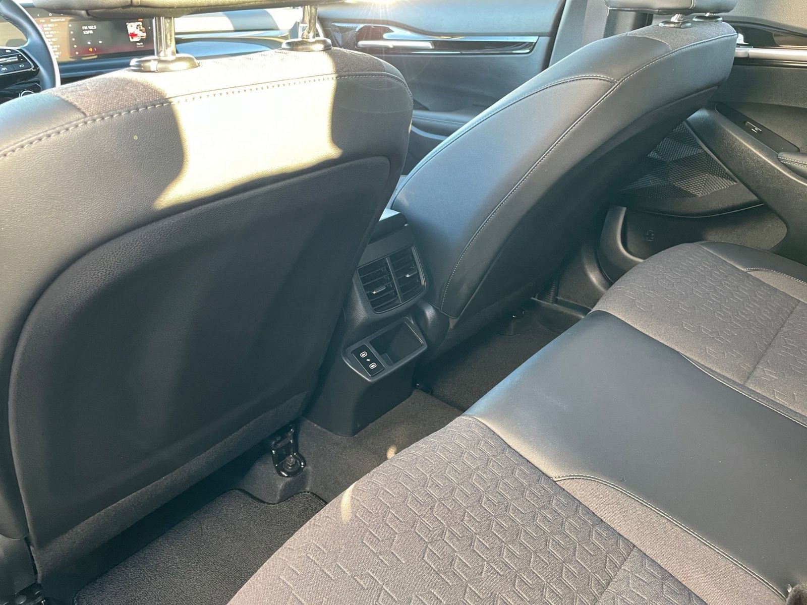 Thumbnail: 2025 Kia Seltos - 23