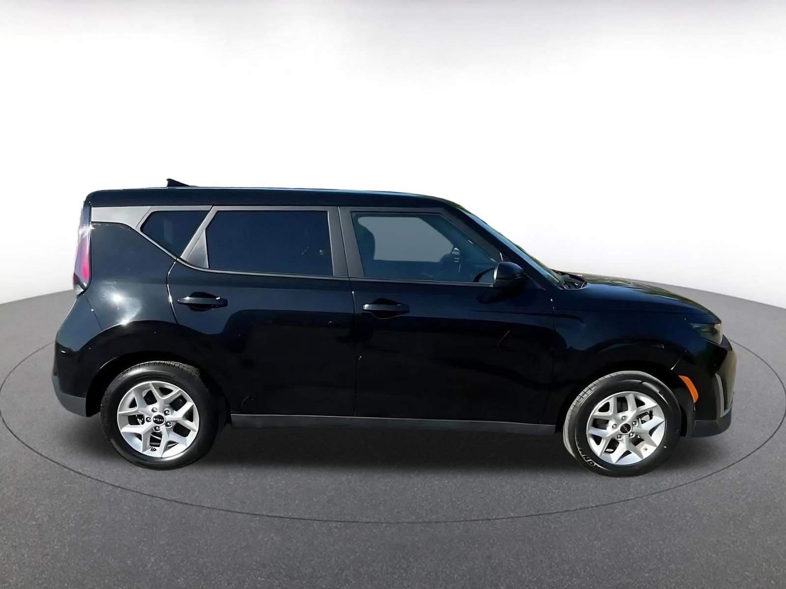 Thumbnail: 2025 Kia Soul - 16