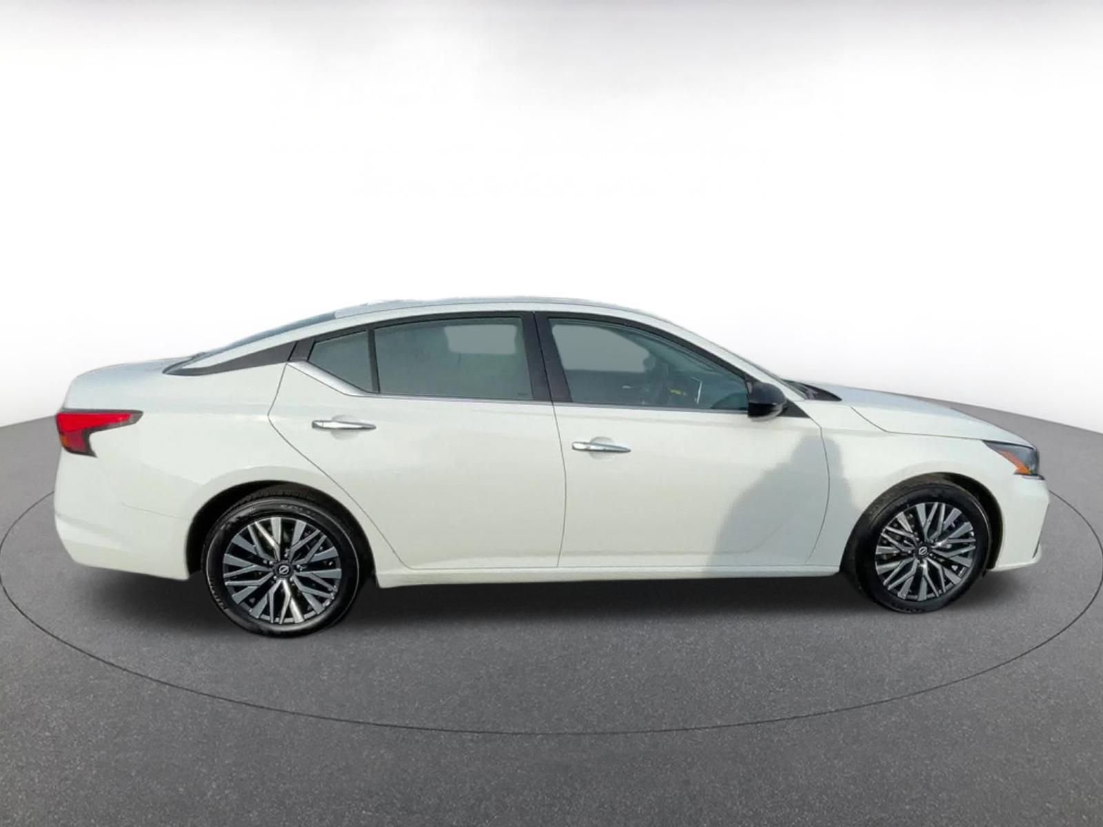 Thumbnail: 2025 Nissan Altima - 16