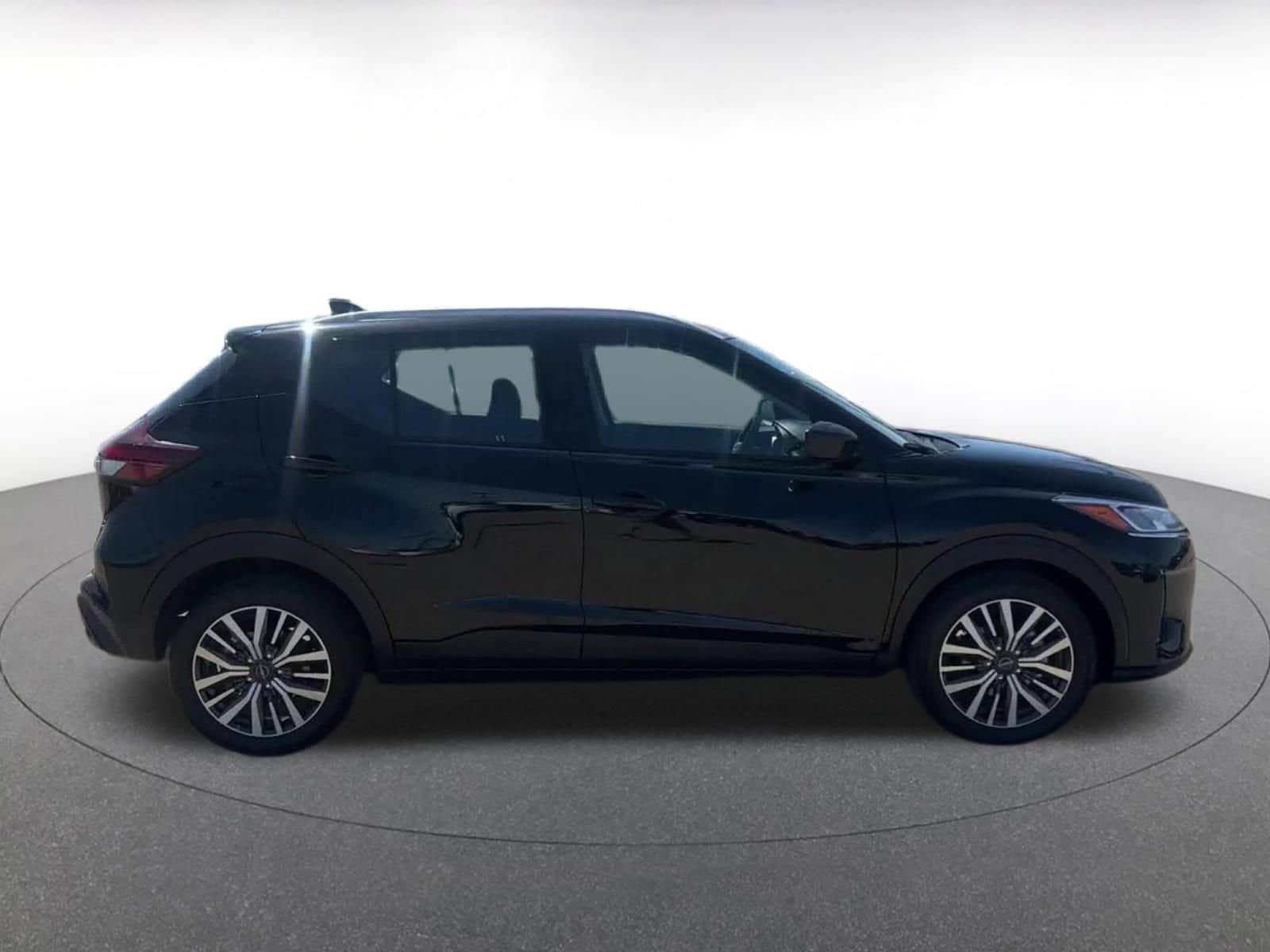 Thumbnail: 2024 Nissan Kicks - 16