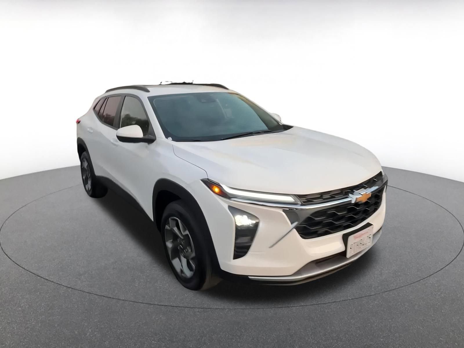 Thumbnail: 2025 Chevrolet Trax - 3