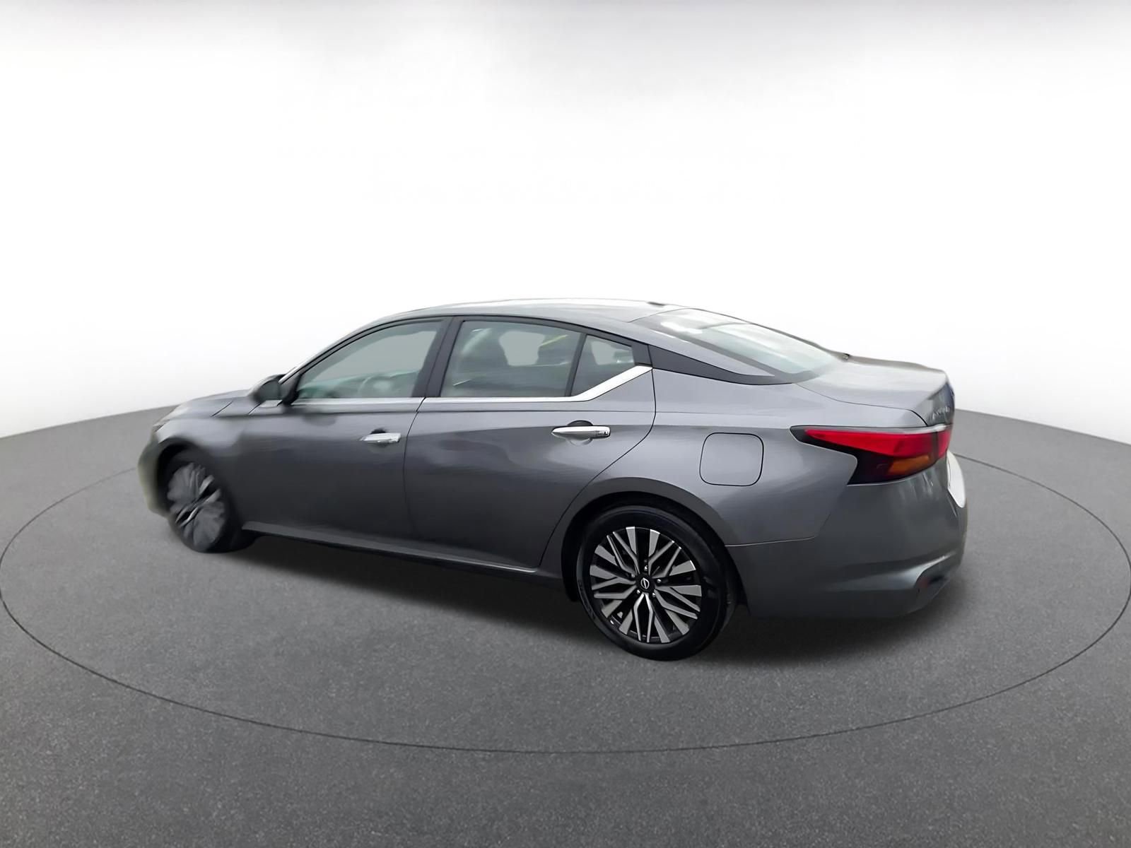 Thumbnail: 2025 Nissan Altima - 10