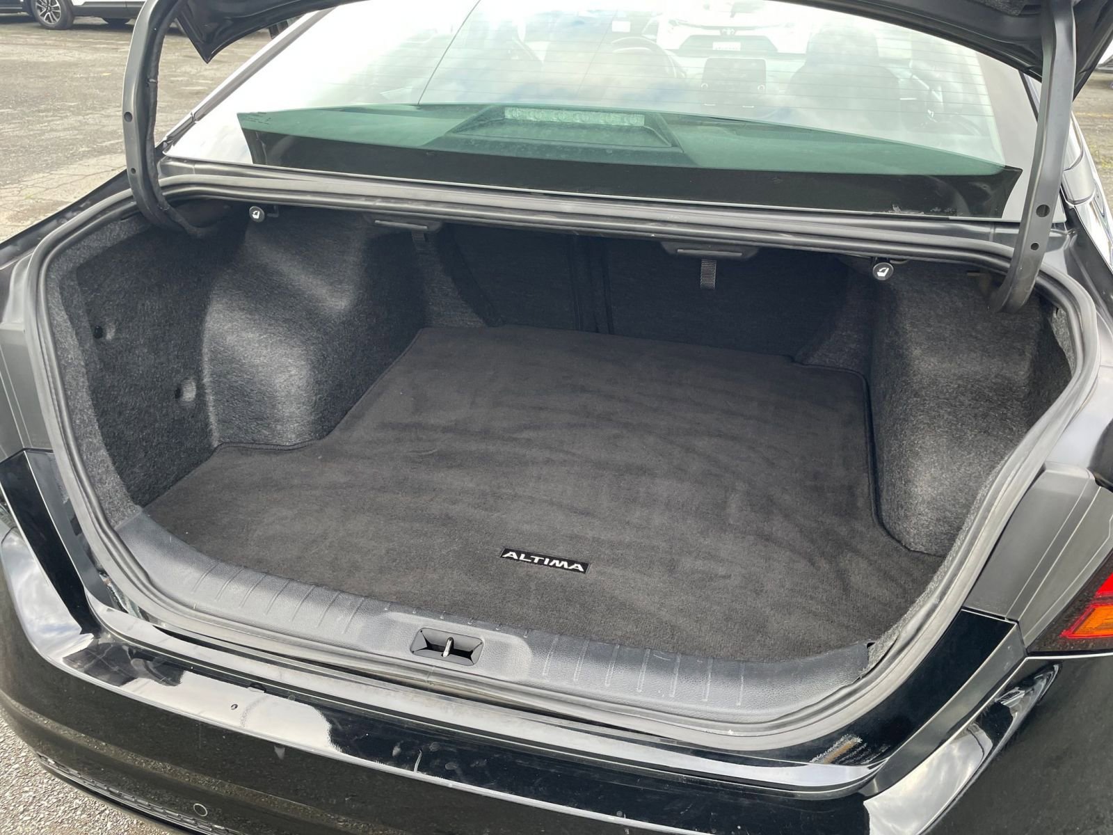 Thumbnail: 2025 Nissan Altima - 31