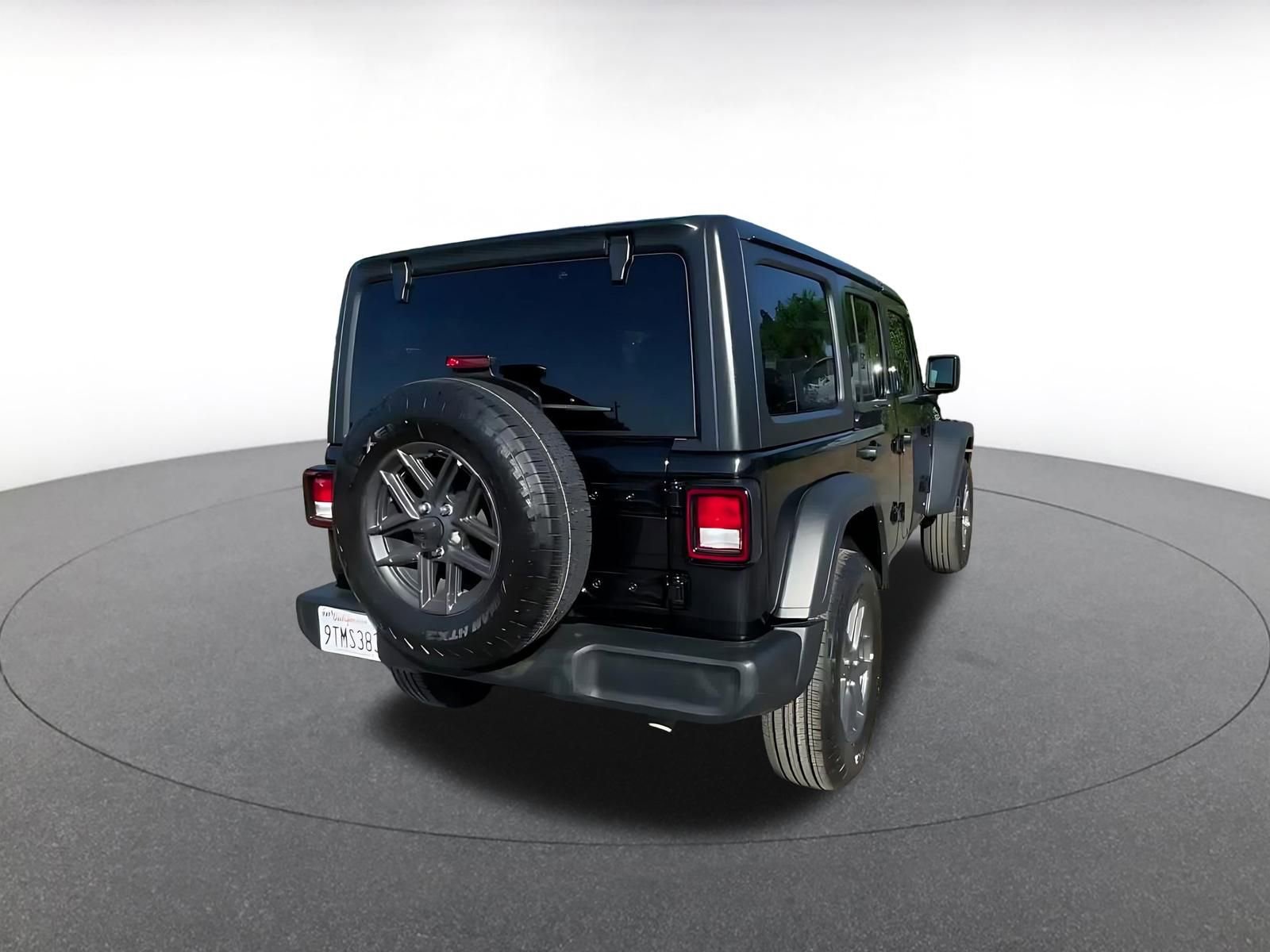 Thumbnail: 2025 Jeep Wrangler - 14