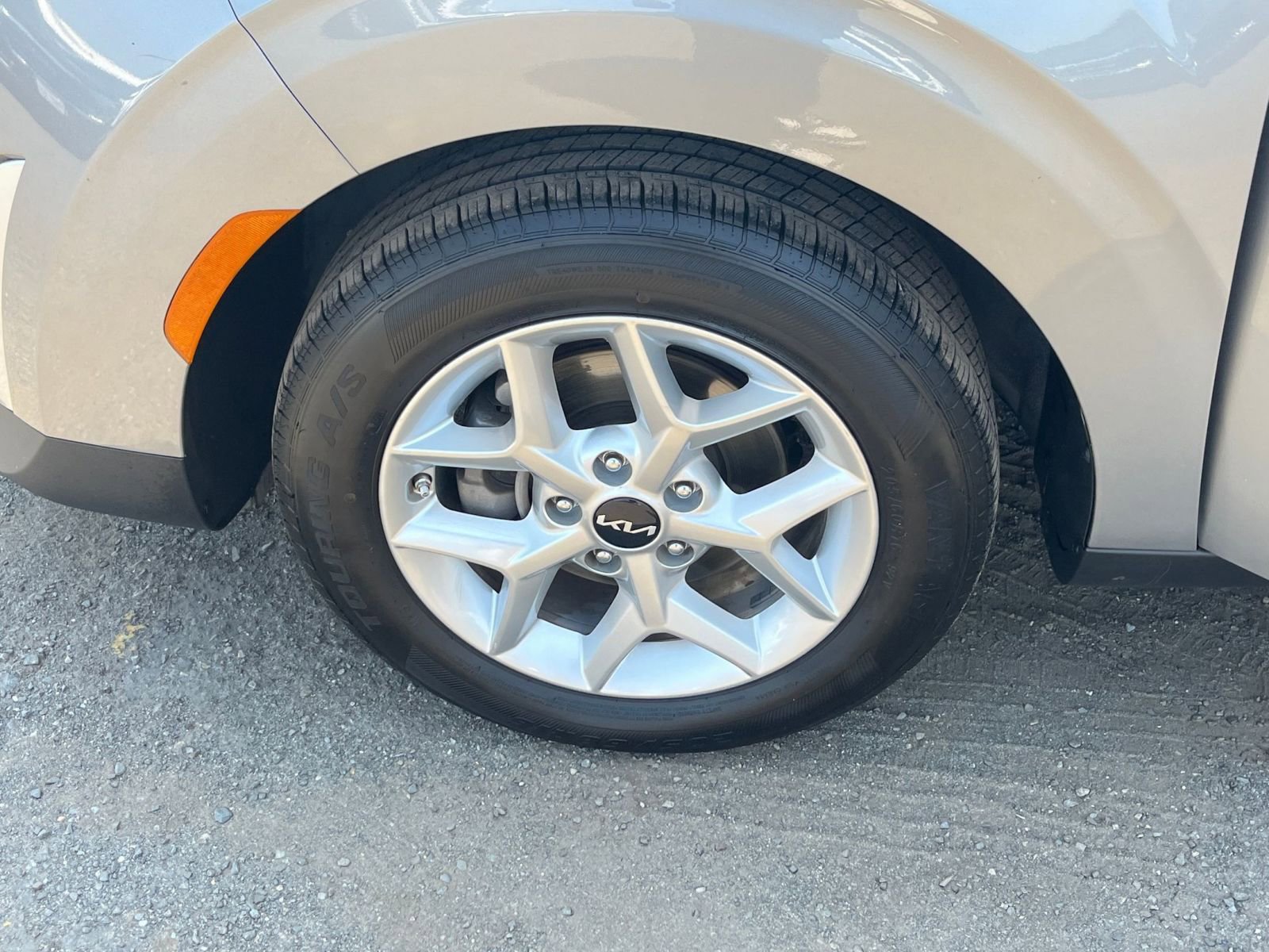 2023 Kia Soul LX 28