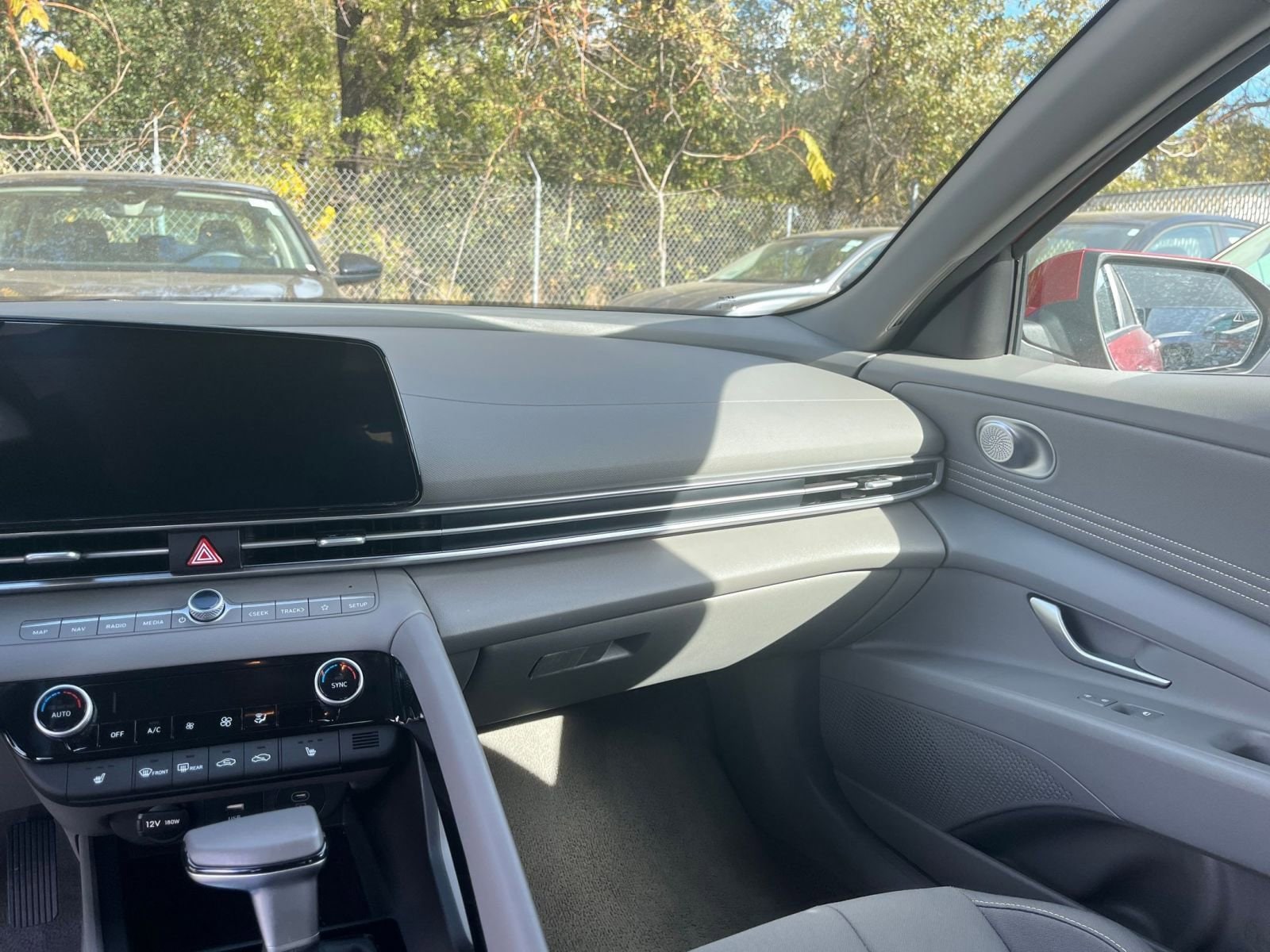 Thumbnail: 2025 Hyundai Elantra - 33