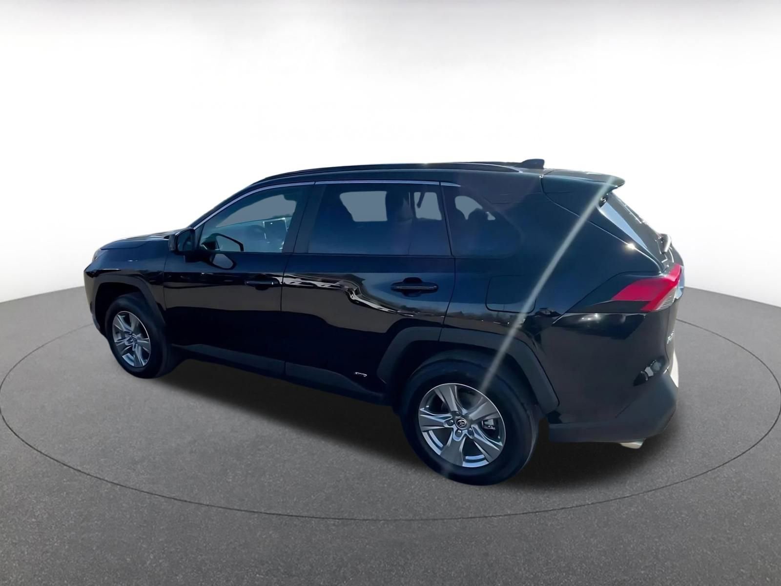 Thumbnail: 2025 Toyota RAV4 - 10