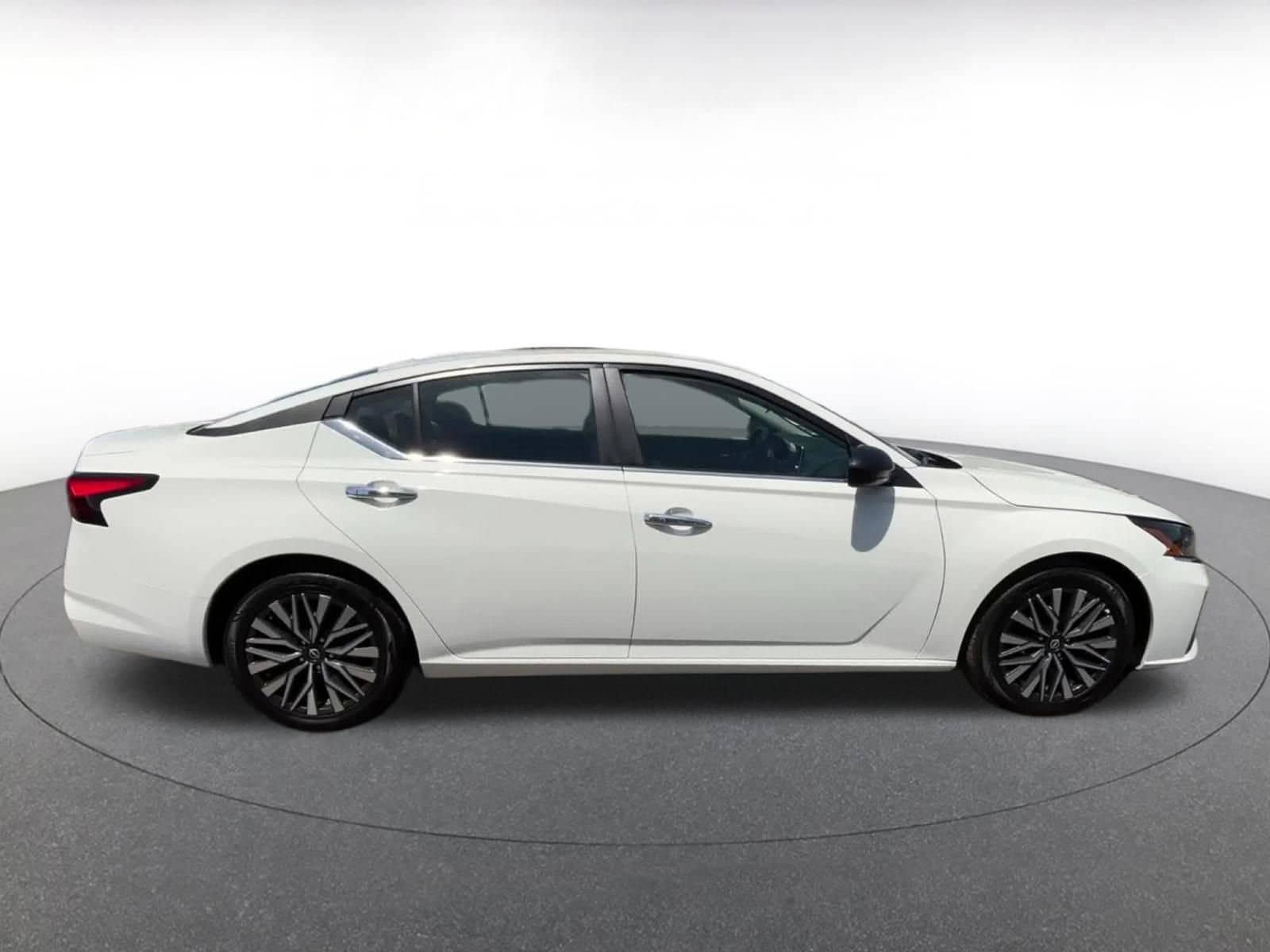 Thumbnail: 2025 Nissan Altima - 16