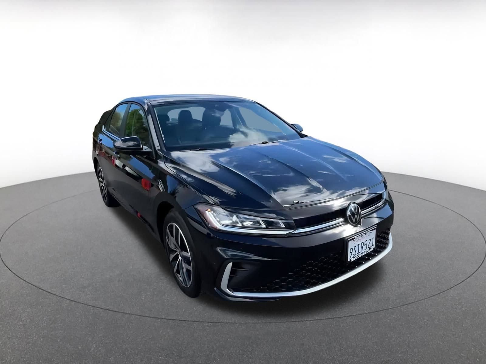 Thumbnail: 2025 Volkswagen Jetta - 3