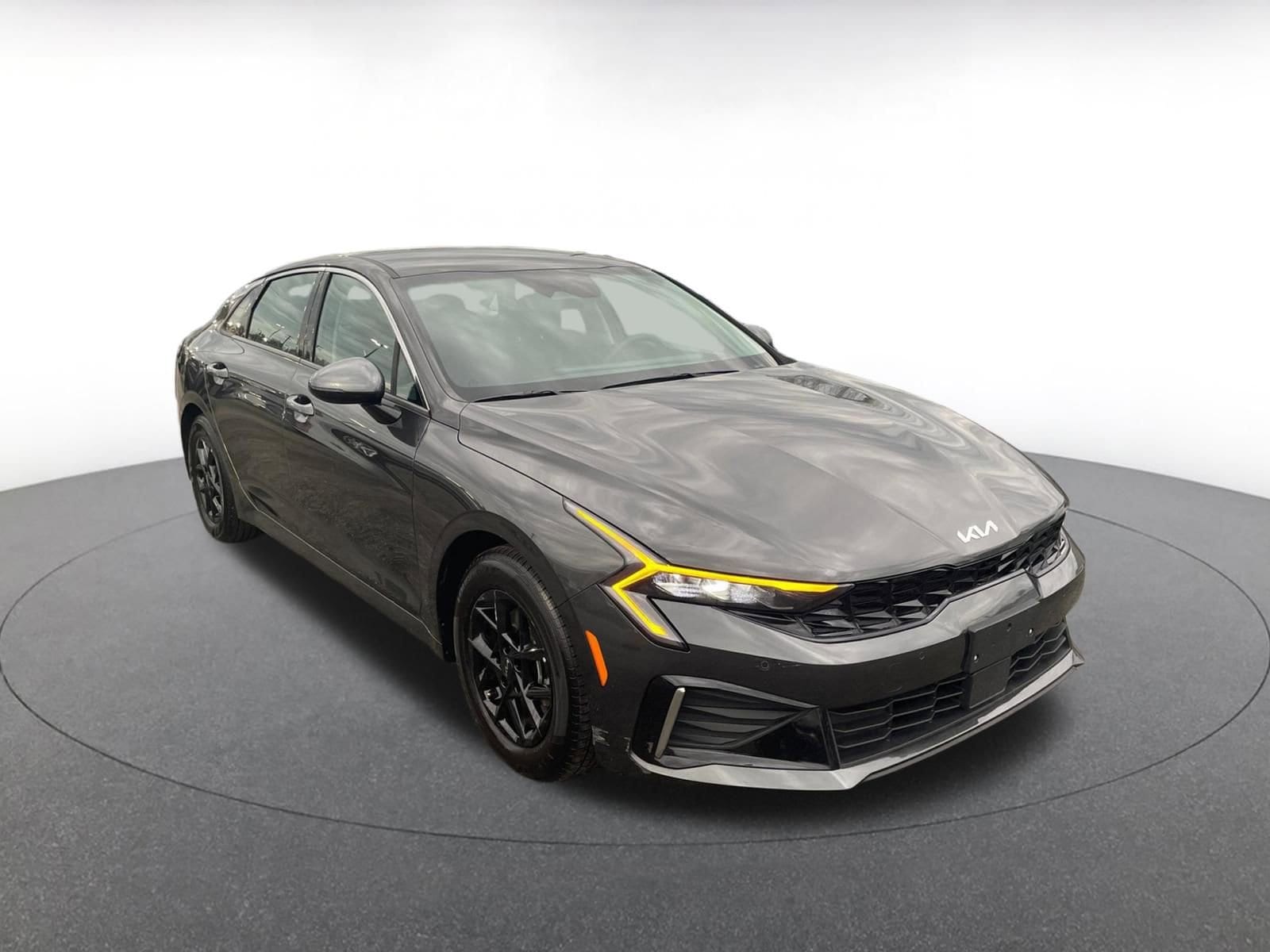 Thumbnail: 2025 Kia K5 - 1