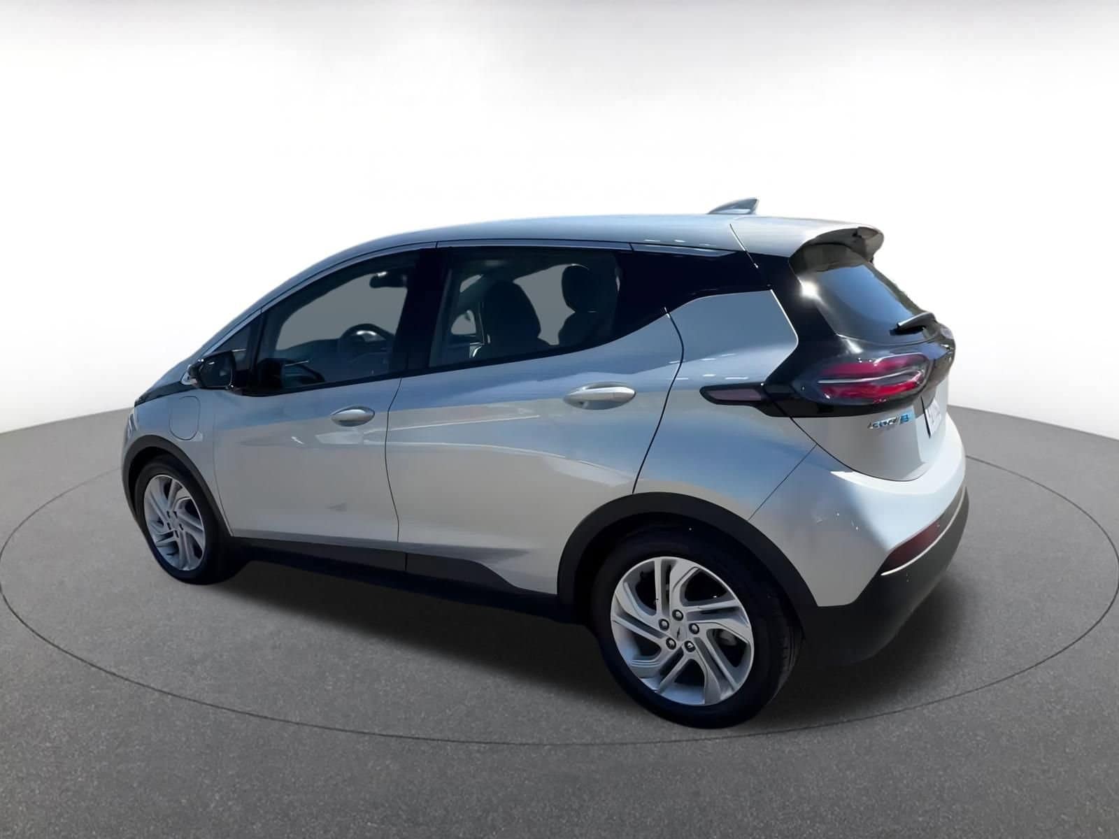 Thumbnail: 2023 Chevrolet Bolt EV - 10