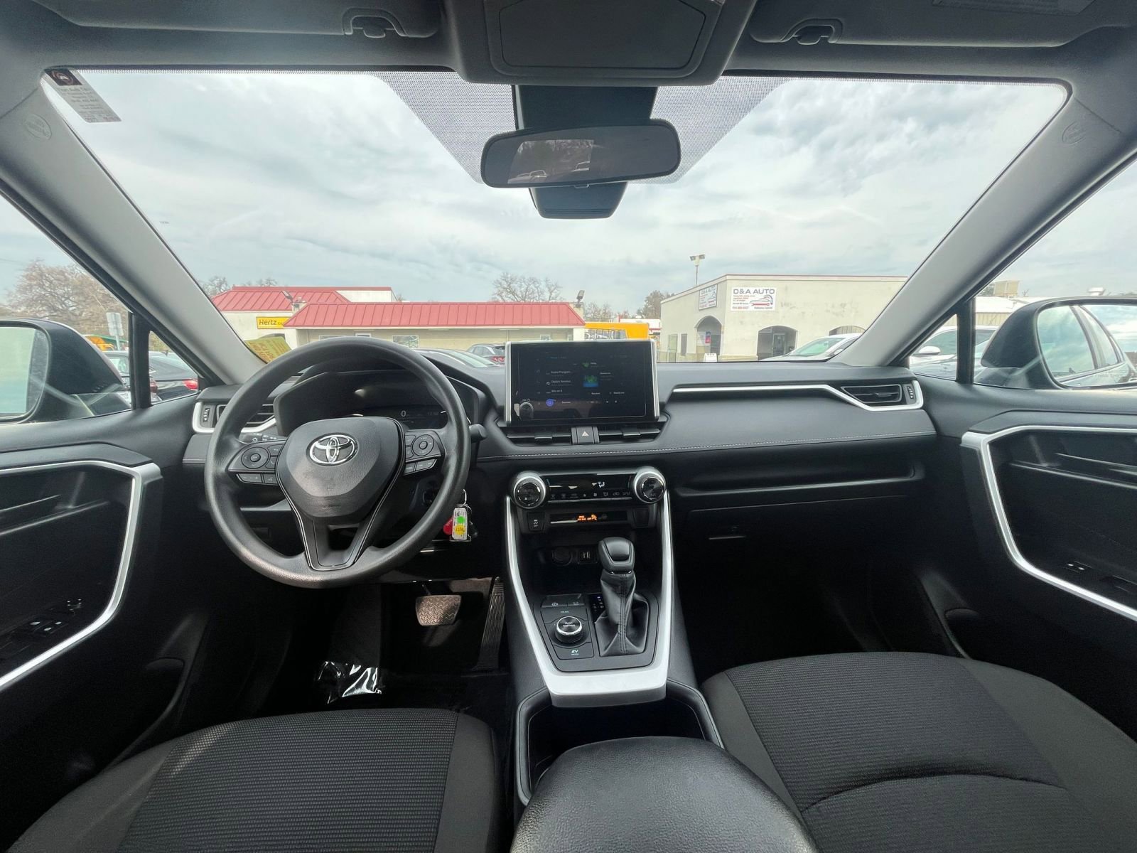 Thumbnail: 2025 Toyota RAV4 - 32