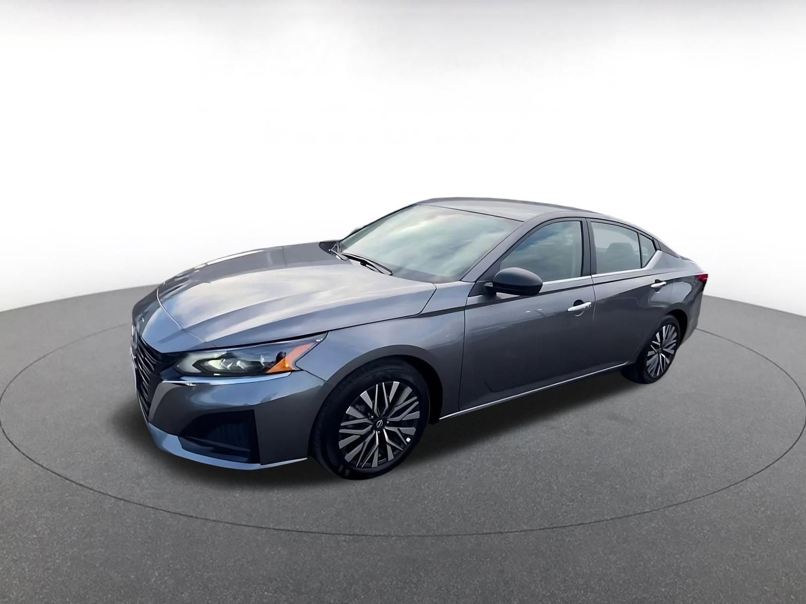 Thumbnail: 2025 Nissan Altima - 8