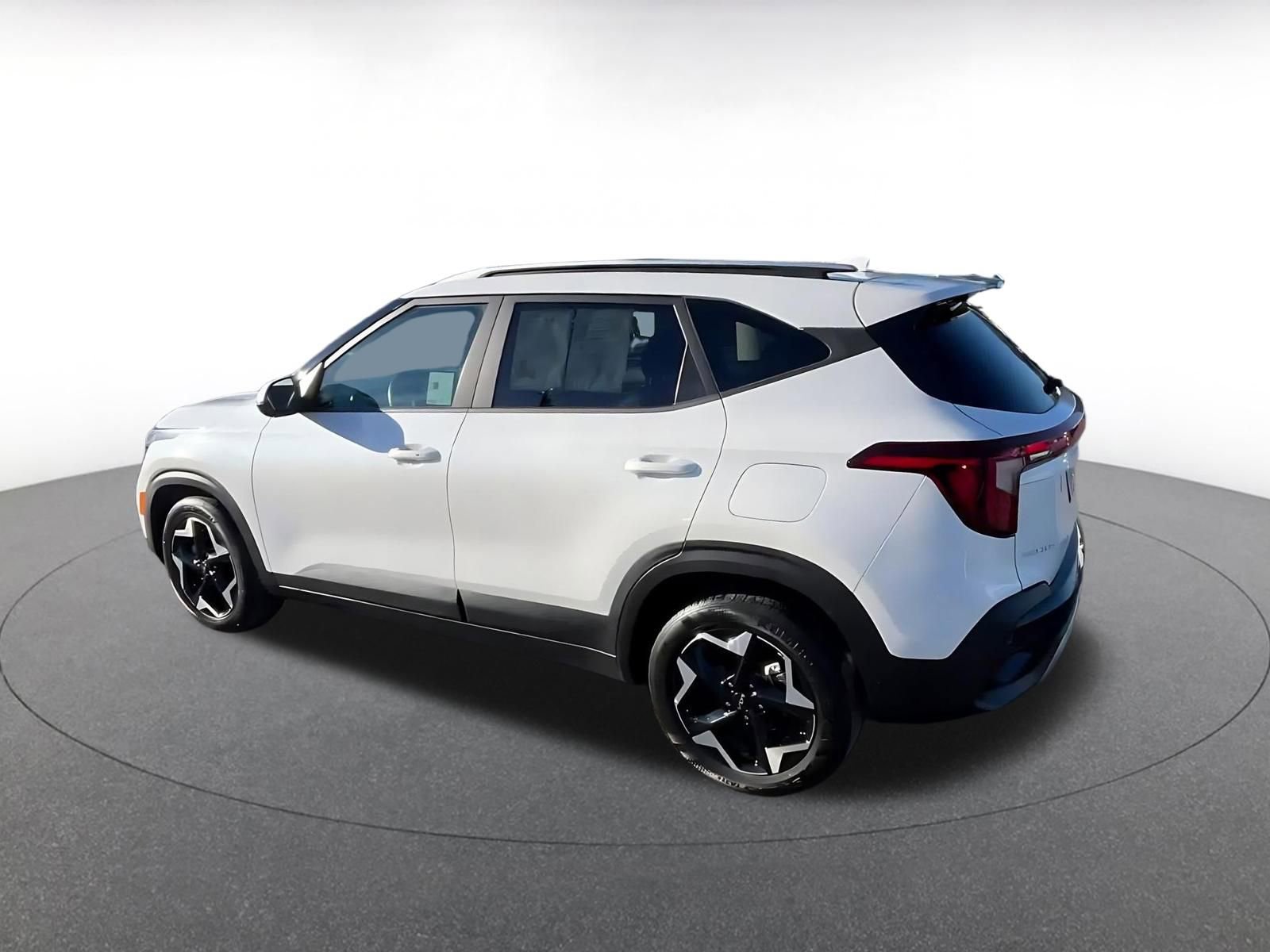 Thumbnail: 2025 Kia Seltos - 10