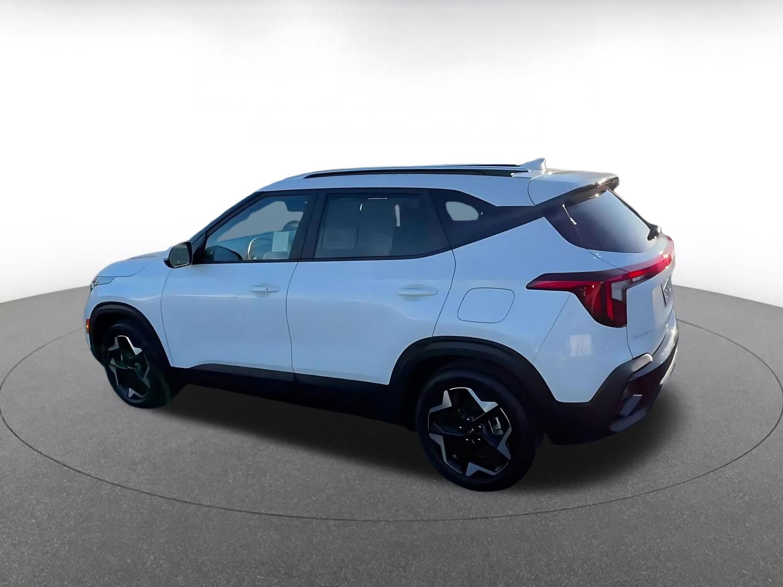 Thumbnail: 2025 Kia Seltos - 10