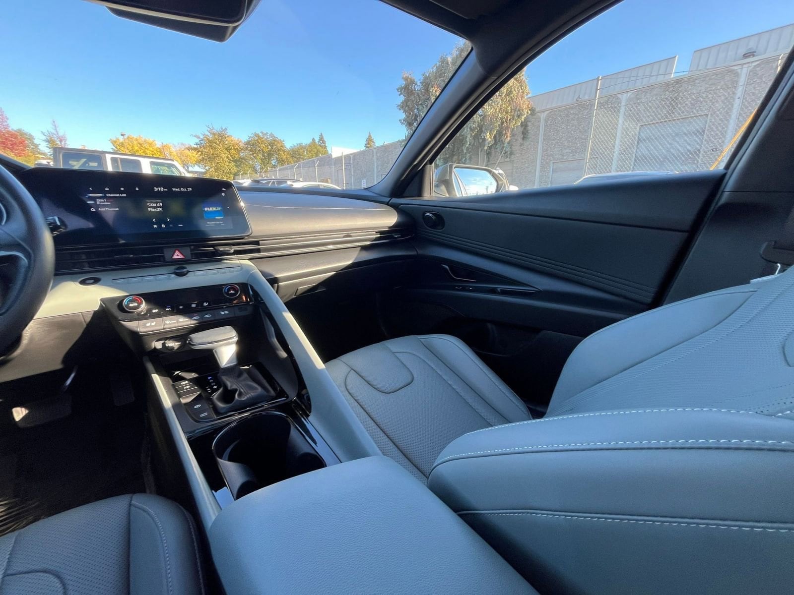 Thumbnail: 2025 Hyundai Elantra - 34