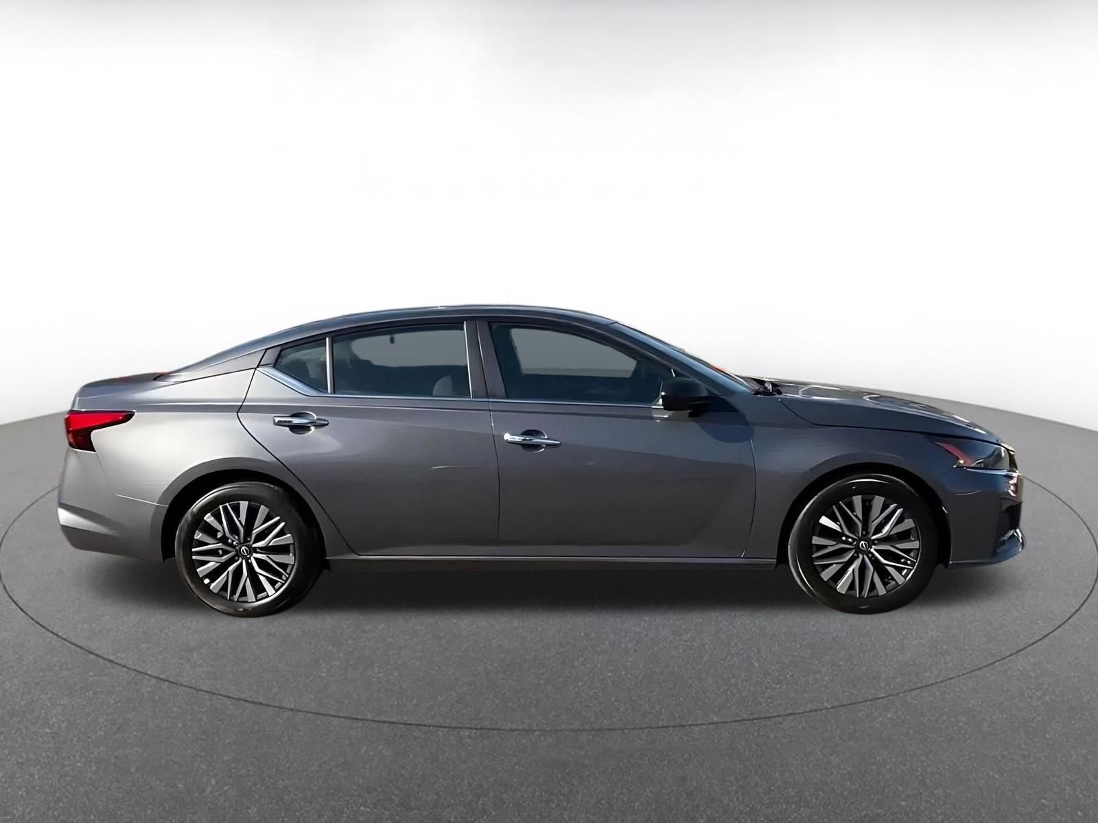 Thumbnail: 2025 Nissan Altima - 16