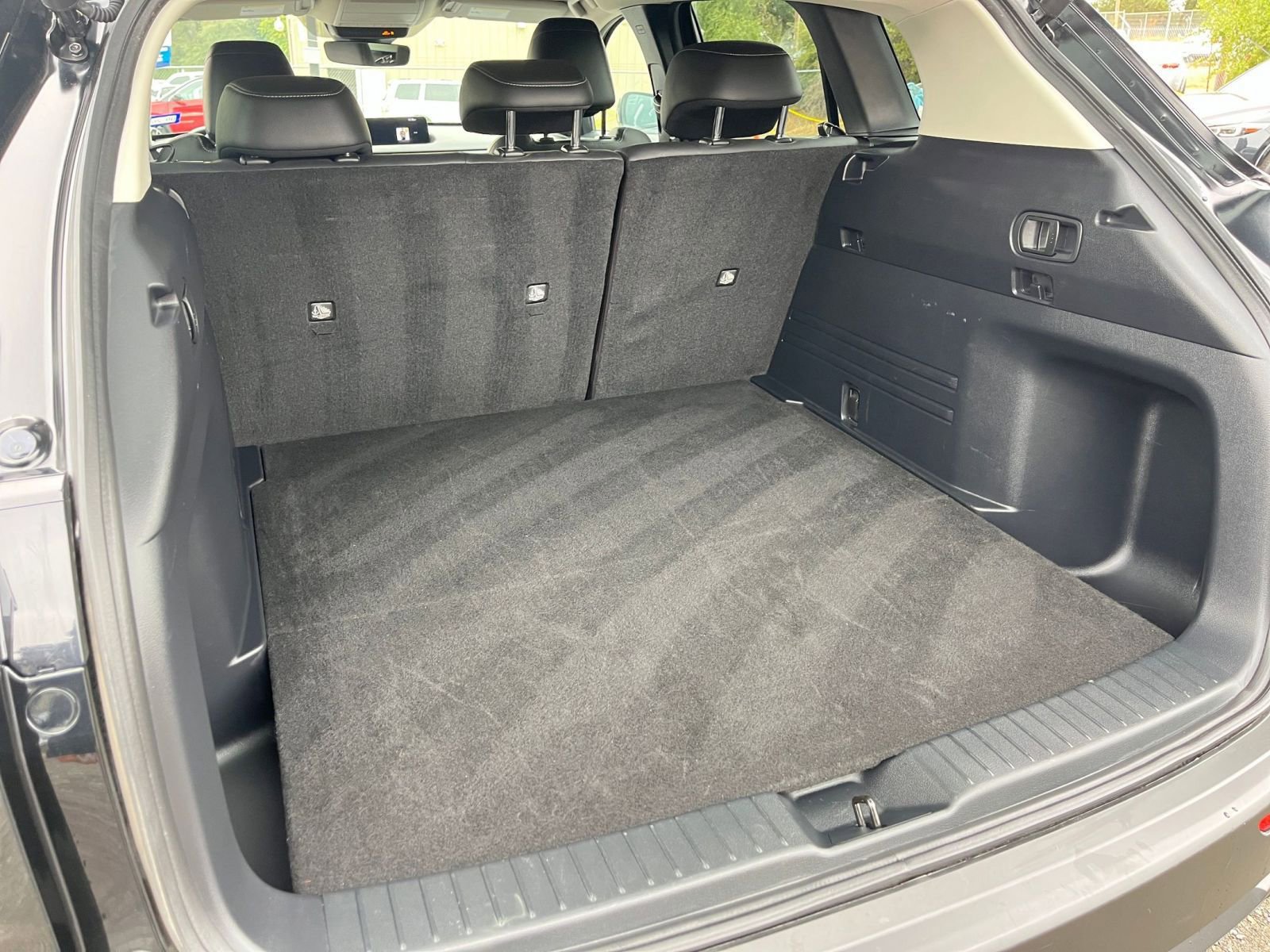 Thumbnail: 2025 Mazda CX-50 - 31