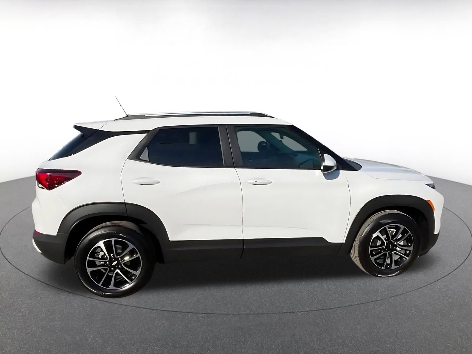 Thumbnail: 2025 Chevrolet TrailBlazer - 16